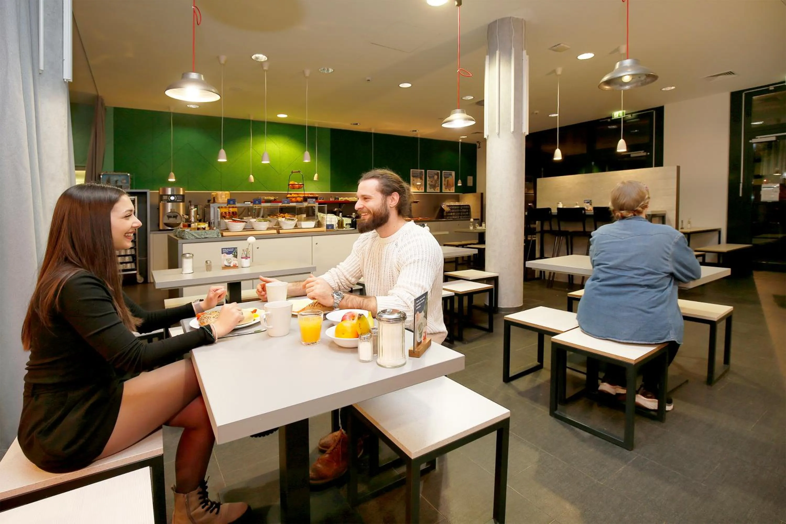 Breakfast in MEININGER Hotel Berlin Hauptbahnhof