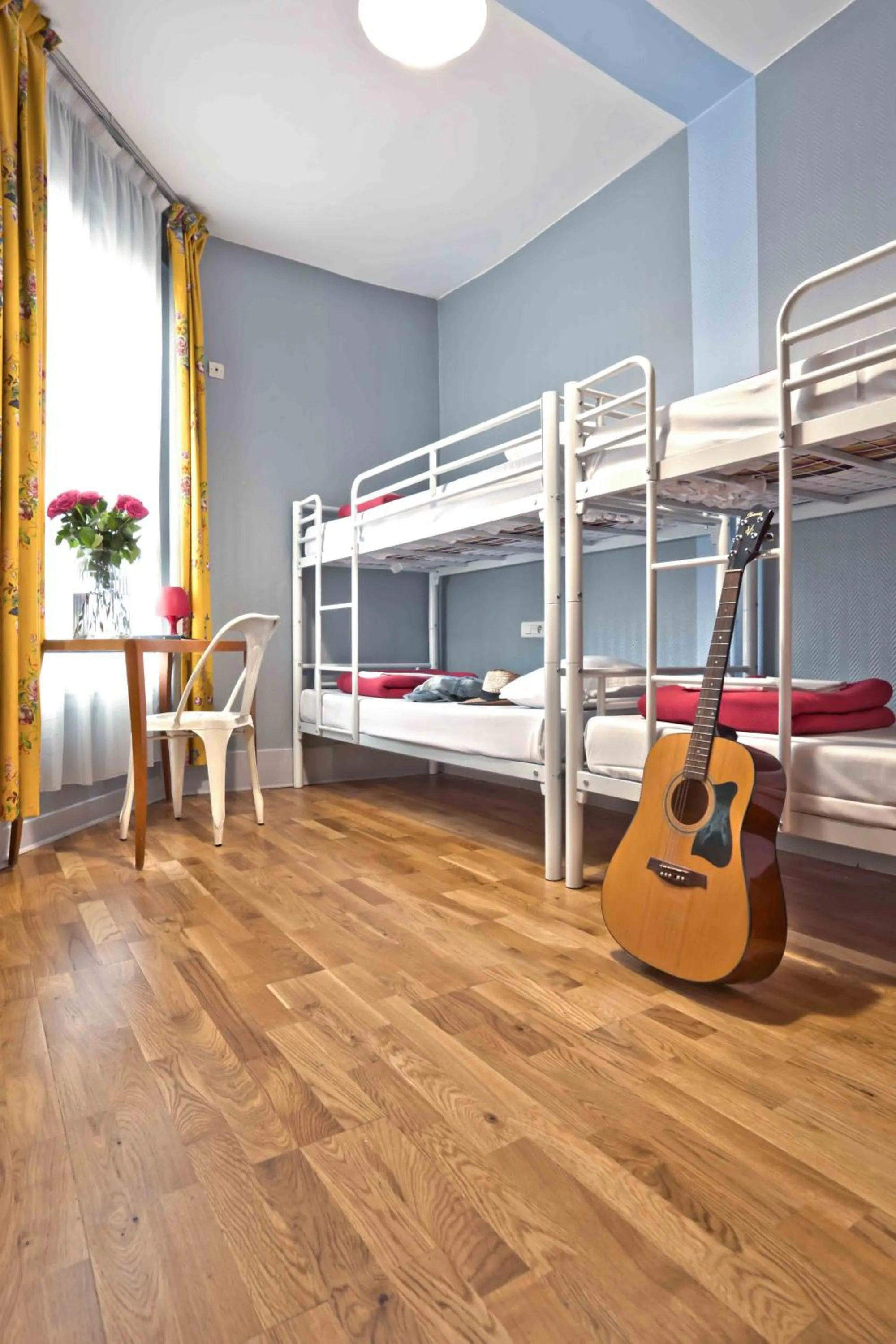 Bedroom in Arty Paris Porte de Versailles by River