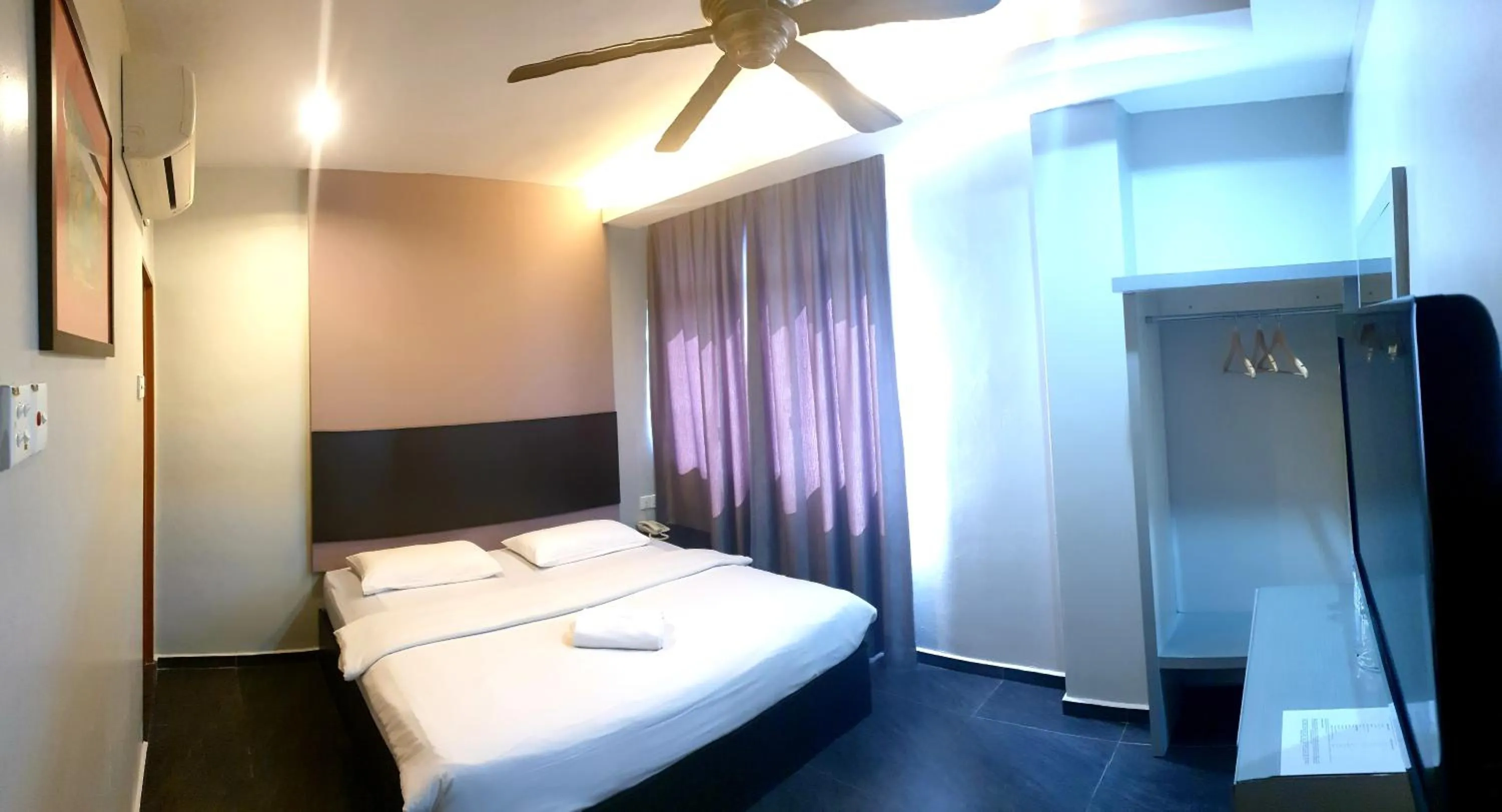 Bed in Golden Court Hotel - Tun Abdul Razak