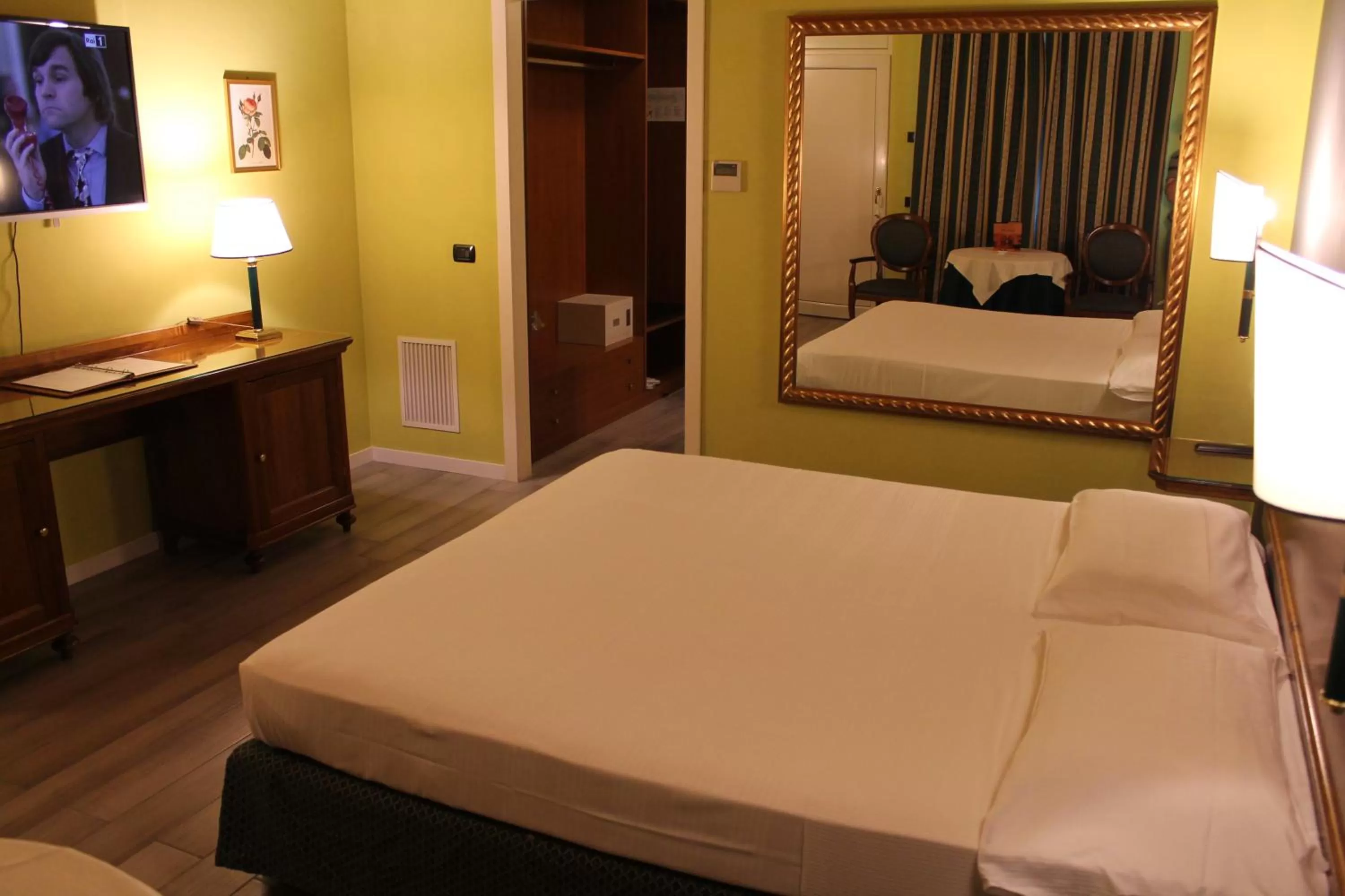 Photo of the whole room, Bed in Hotel Don Carlo