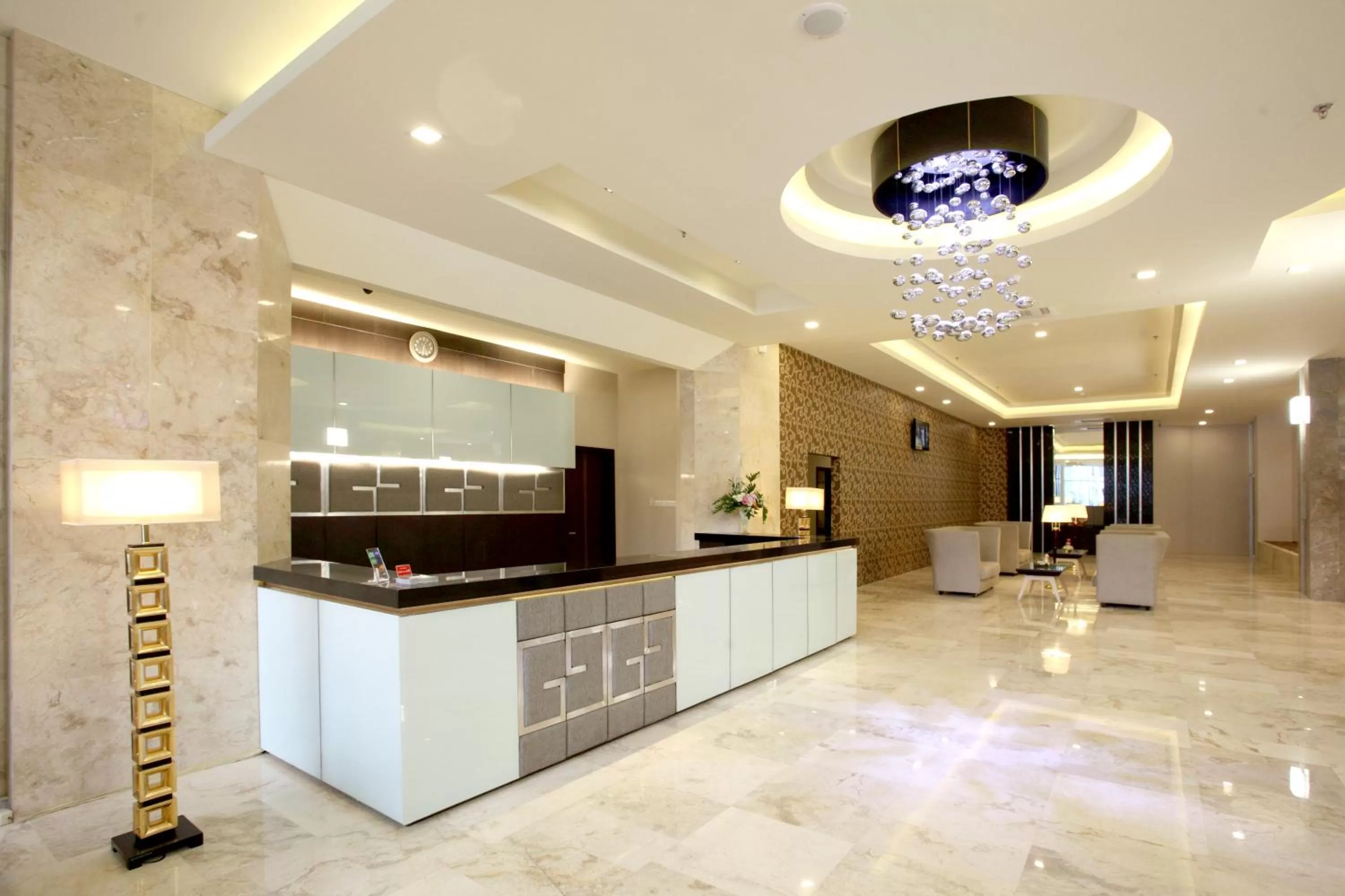 Lobby or reception in Gino Feruci Braga by KAGUM Hotels