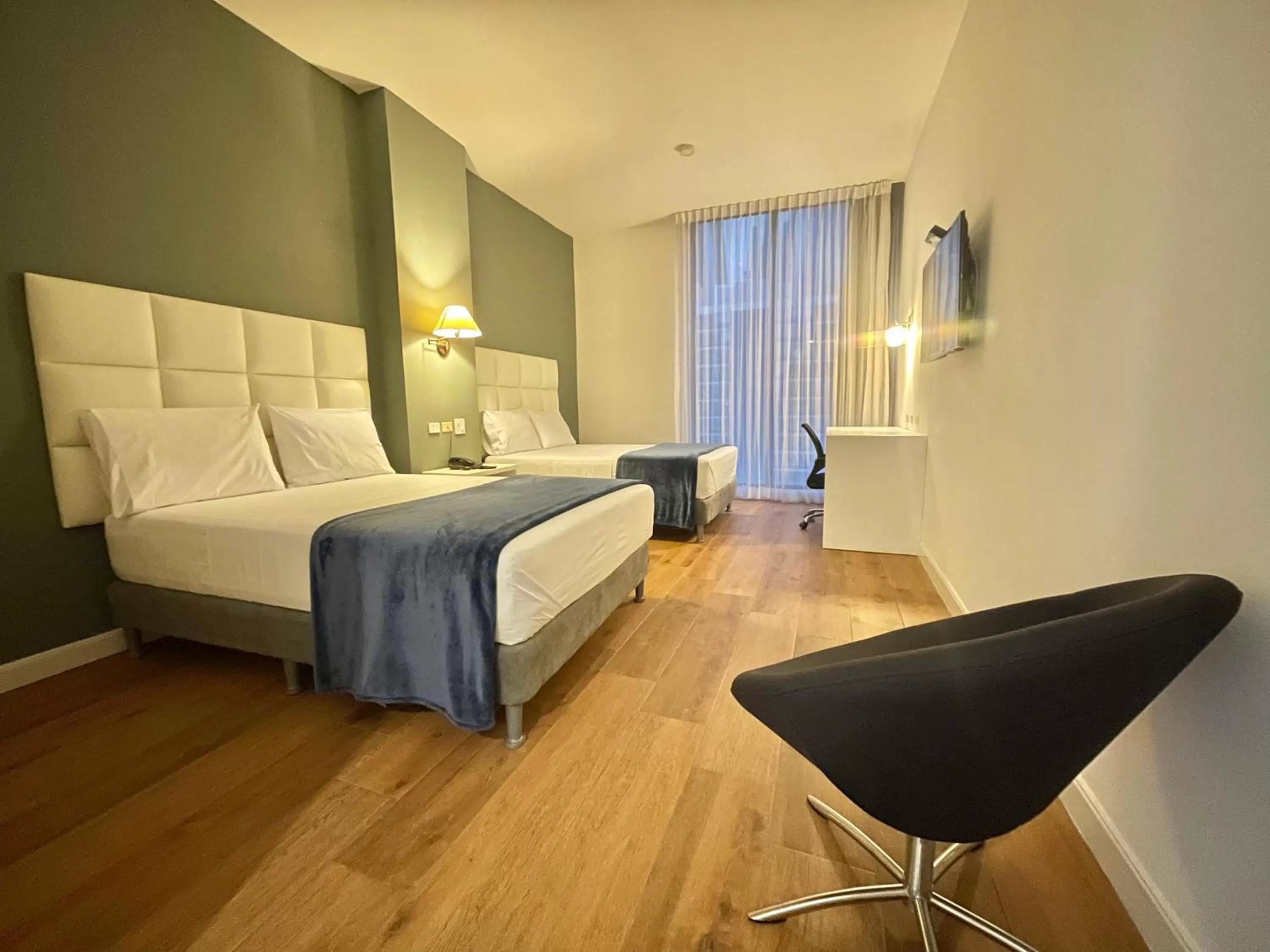 Superior Double or Twin Room with City View in Hotel Mio Panamá