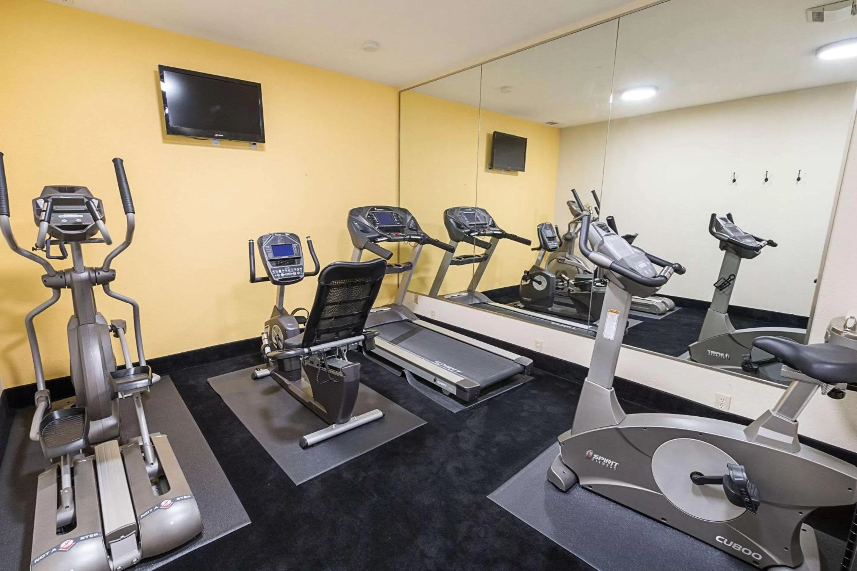 Fitness centre/facilities in Quality Suites Temple I-35