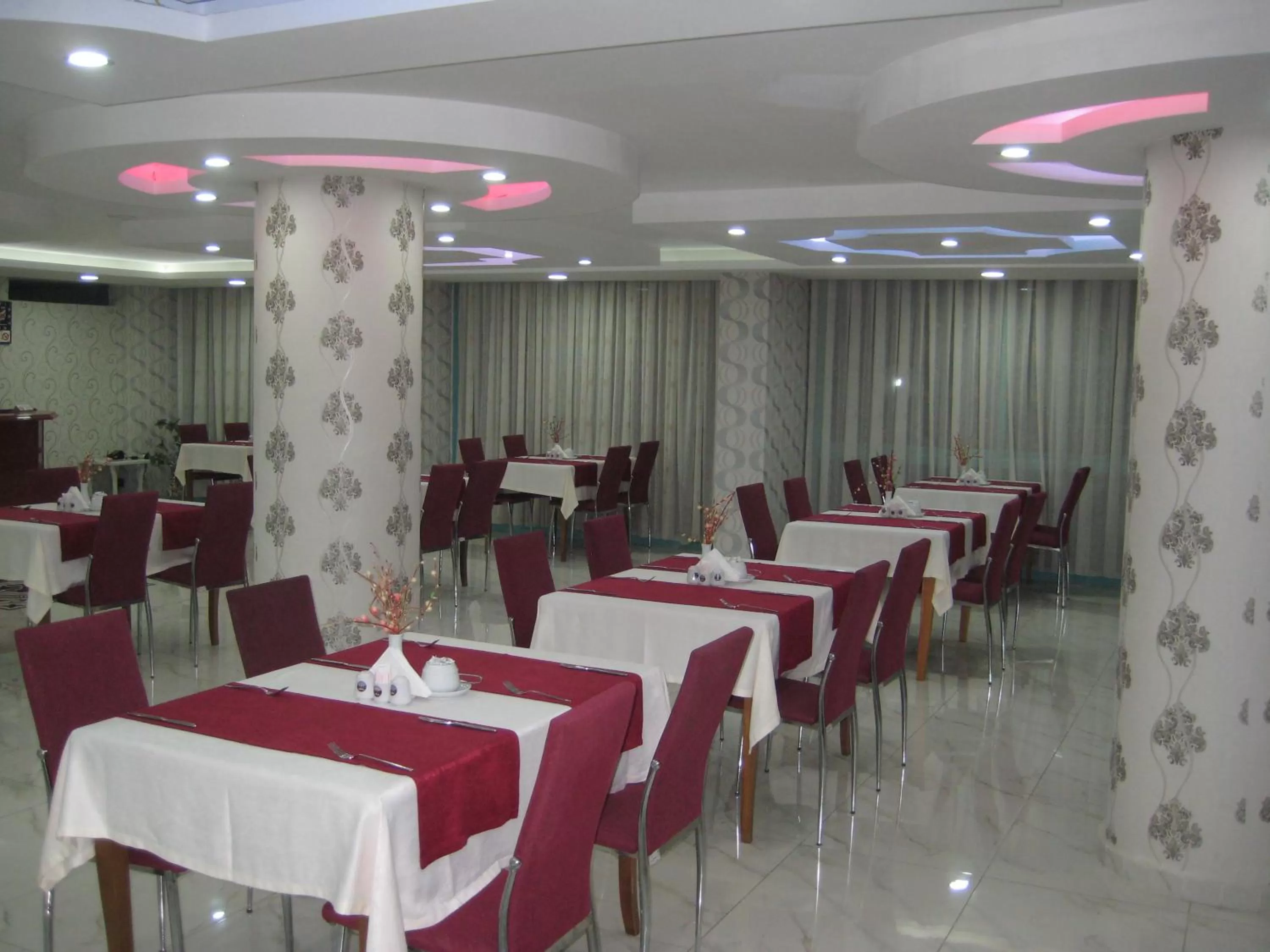 Dining area, Restaurant/Places to Eat in Miroglu Hotel