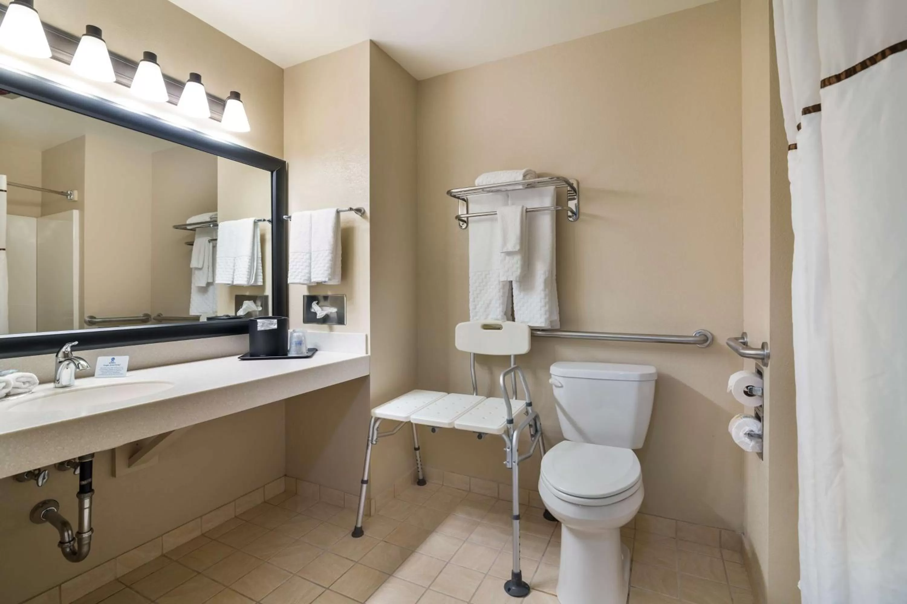 Bedroom in Best Western University Inn