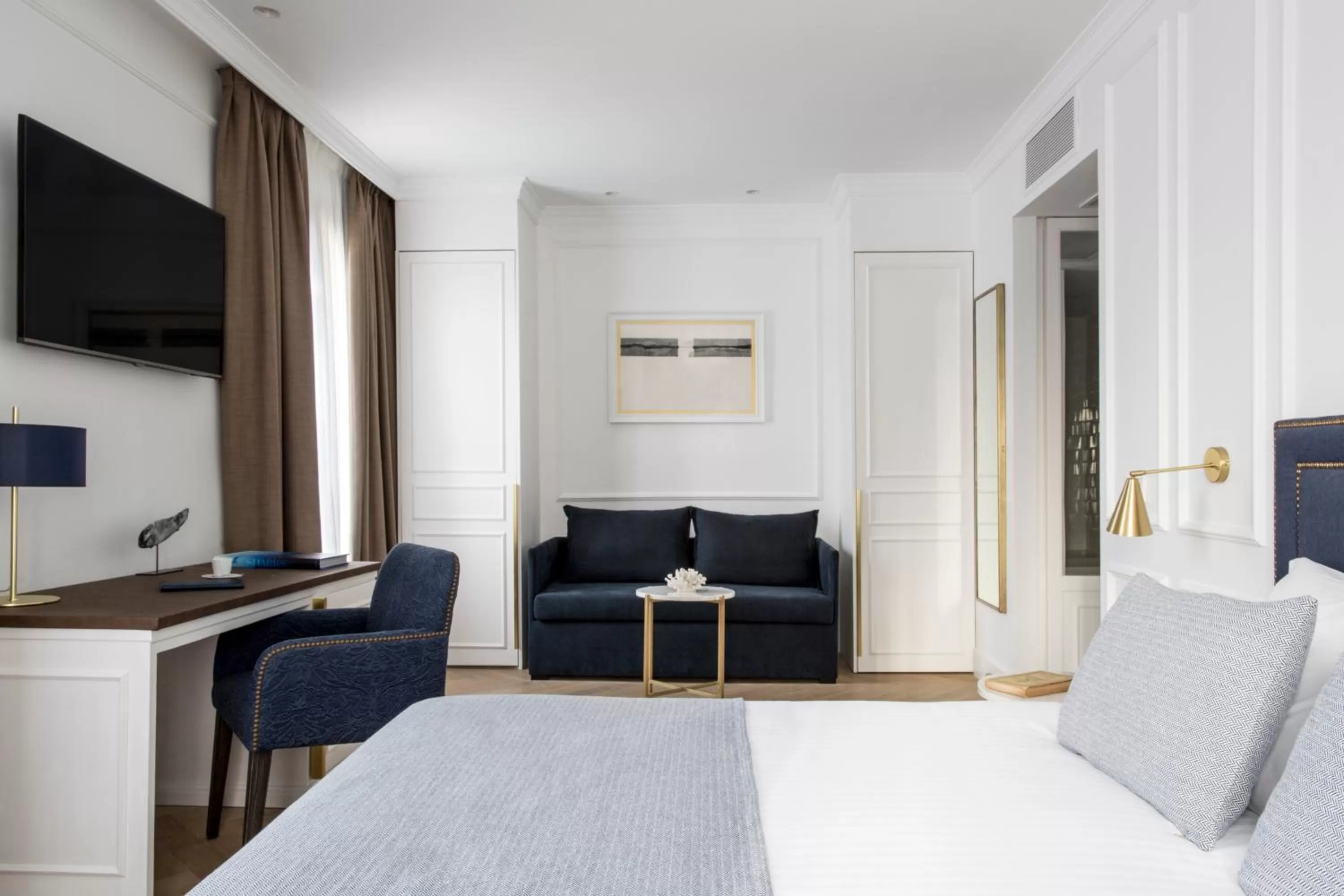 Bedroom, Bed in Hotel Midmost by Majestic Hotel Group