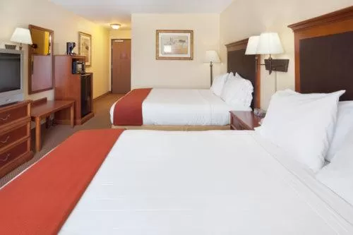 Photo of the whole room, Bed in Holiday Inn Express & Suites - Laredo-Event Center Area by IHG