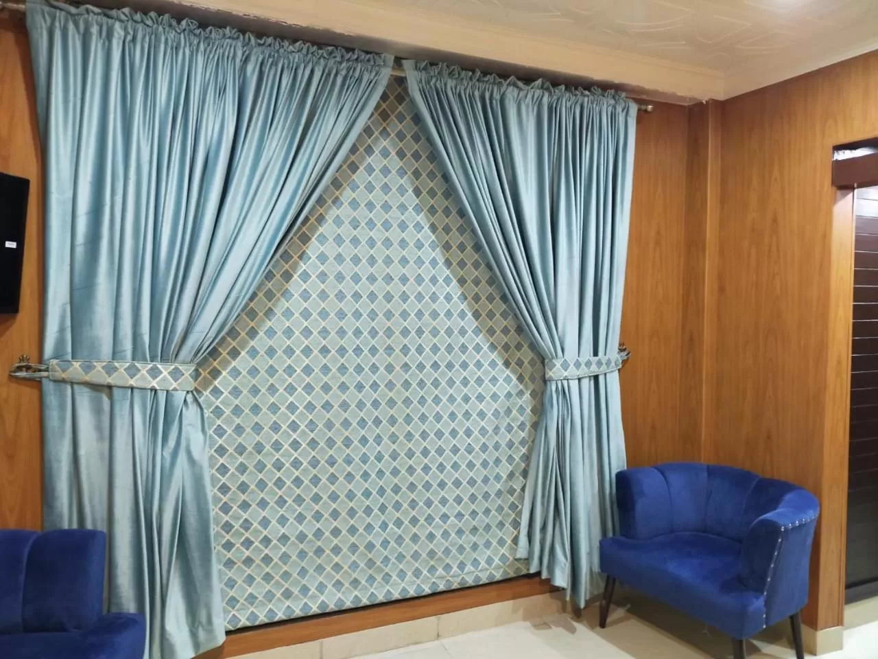 Living room, Seating Area in Shagufta Royal Hotel Murree