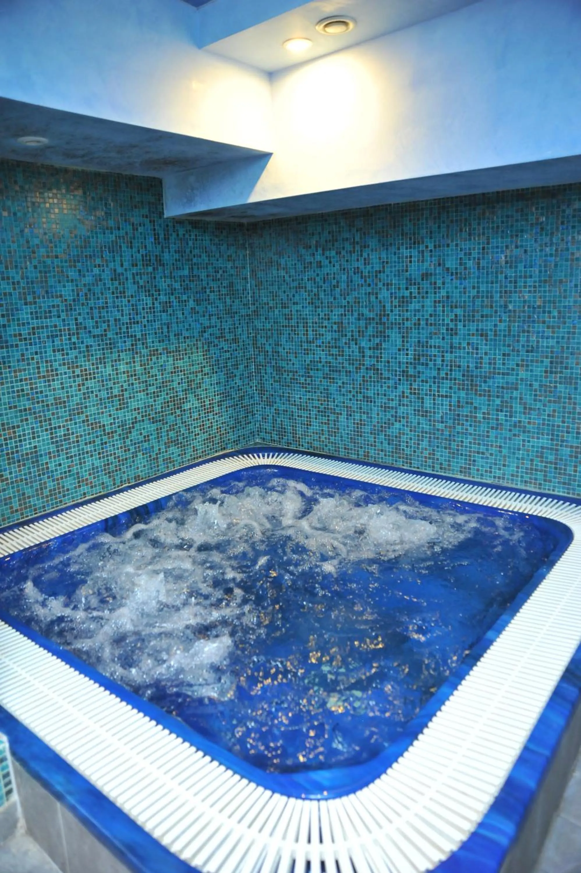 Hot Tub in Hotel Ramada Pitesti