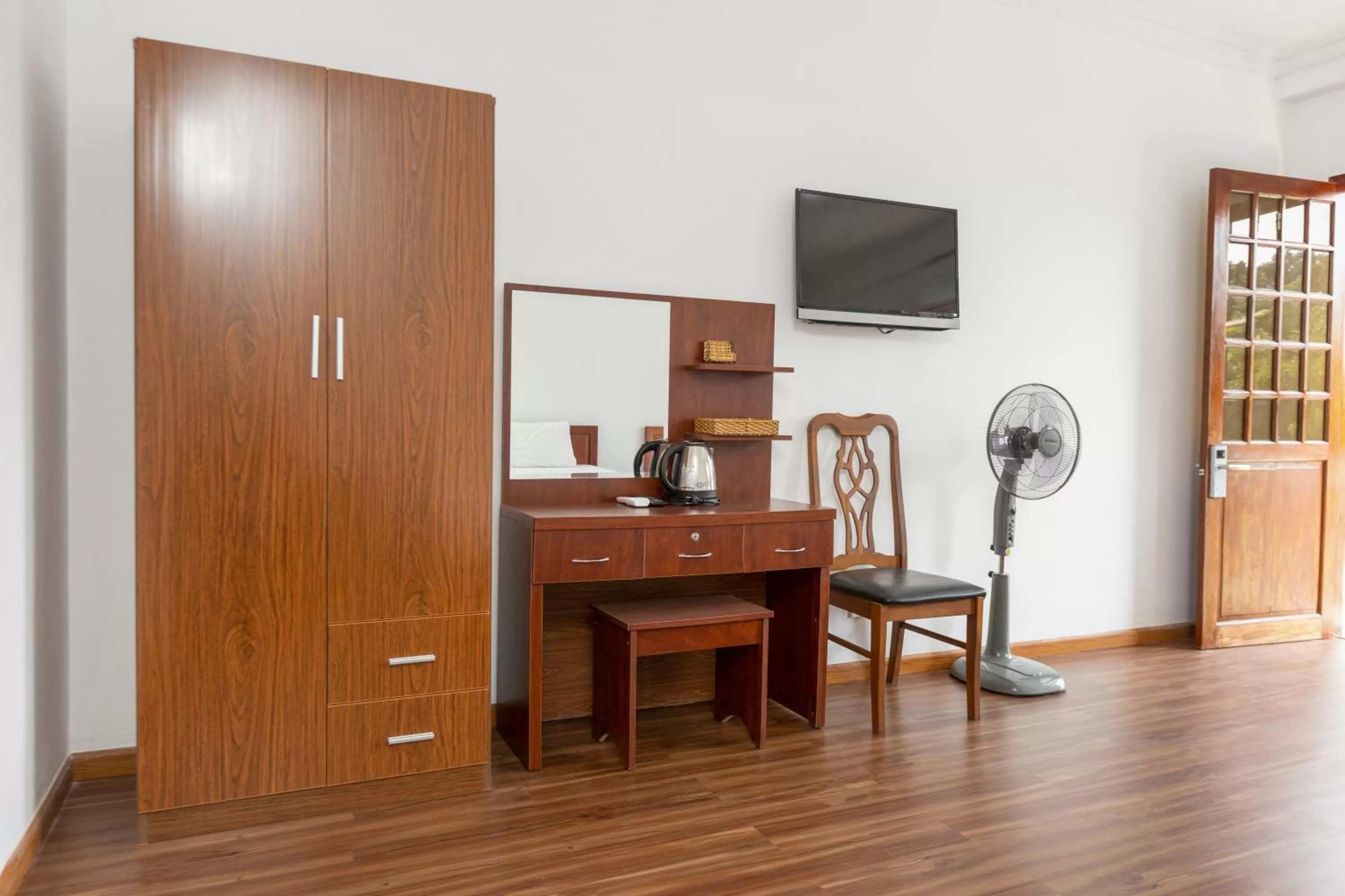 Shower in Caroline Resort