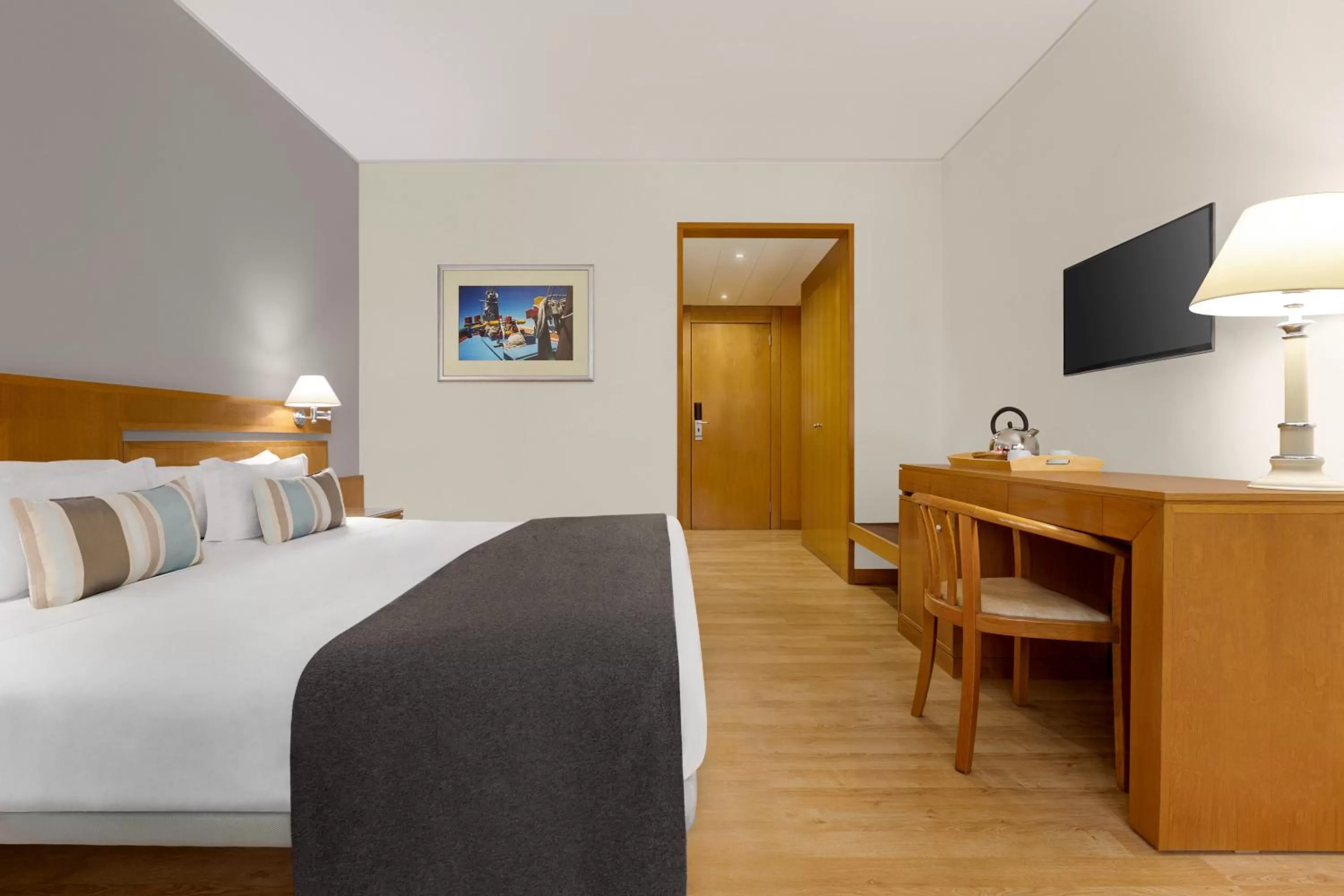 Bedroom, Bed in TRYP by Wyndham Montijo Parque Hotel