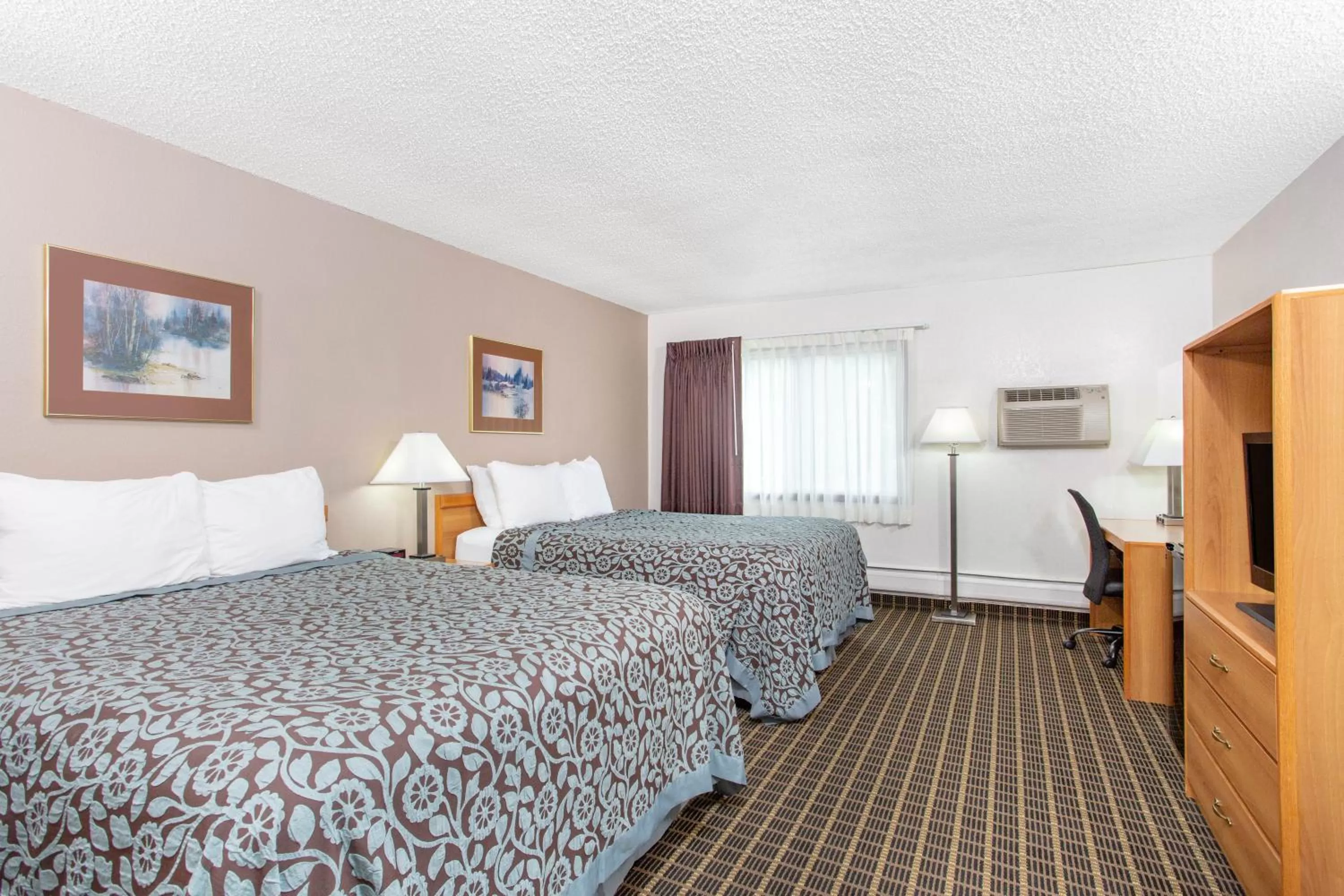 Bed in Days Inn by Wyndham Fond du Lac