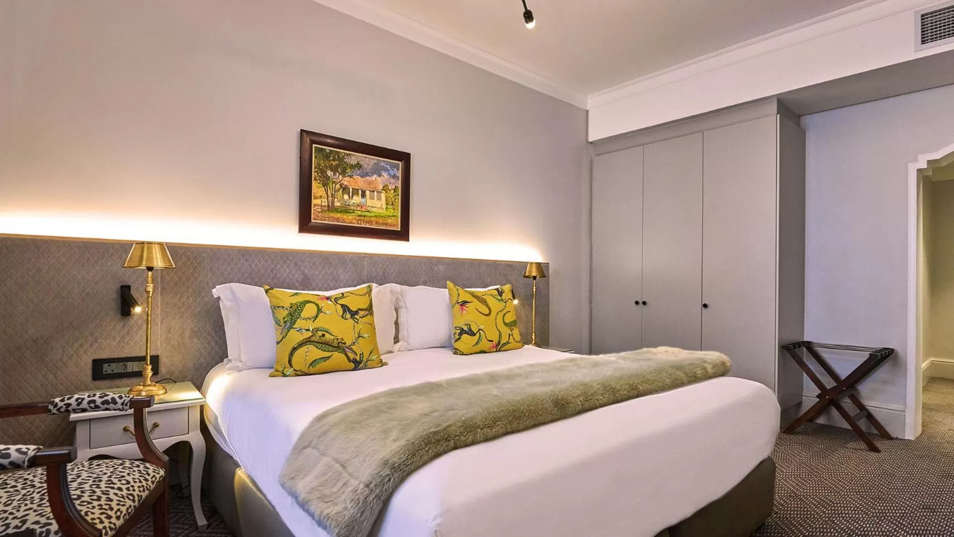 Classic Room in The Winchester Hotel by NEWMARK