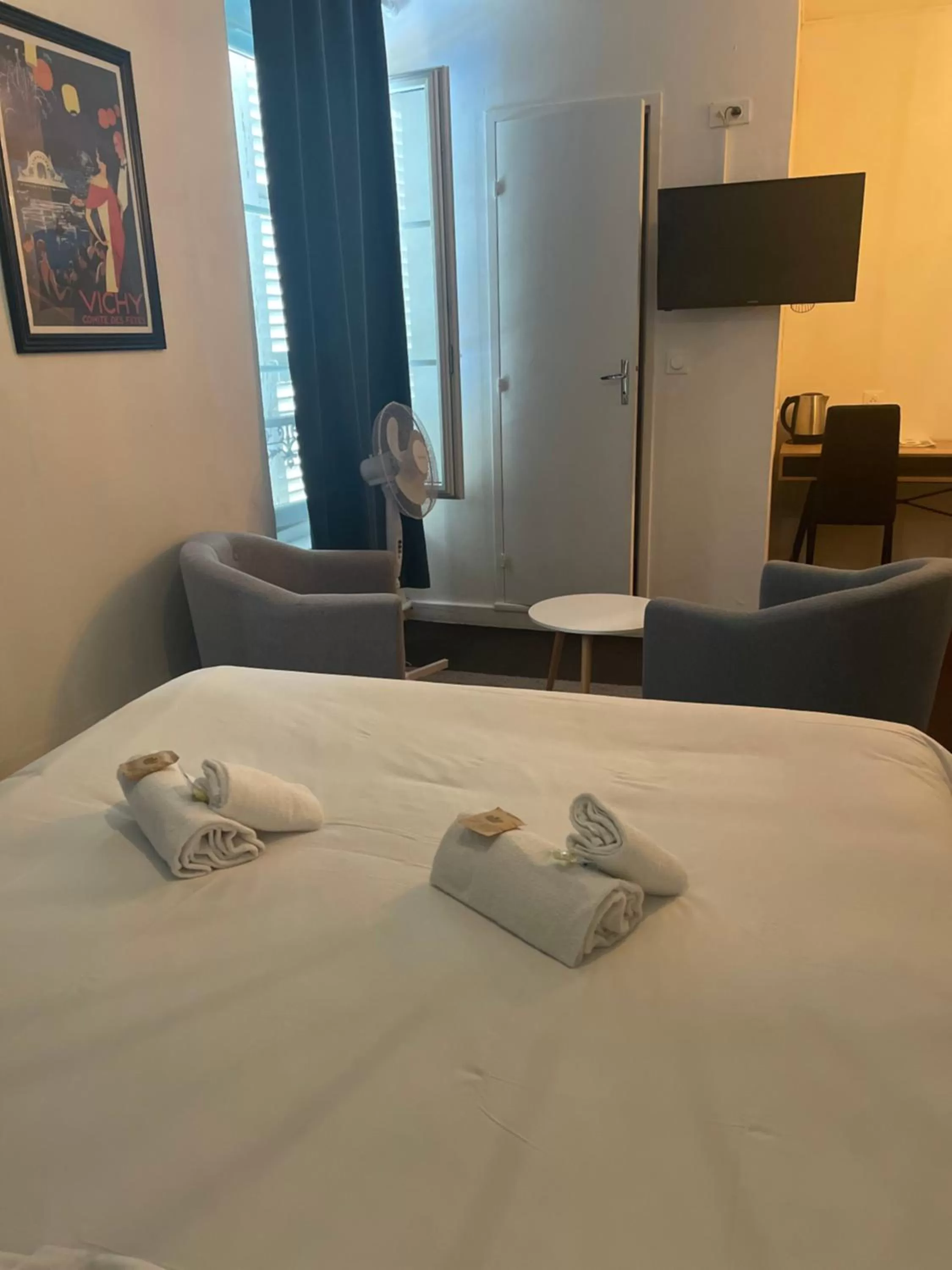 Bedroom, Bed in Hôtel & Restaurant Le Patio VICHY