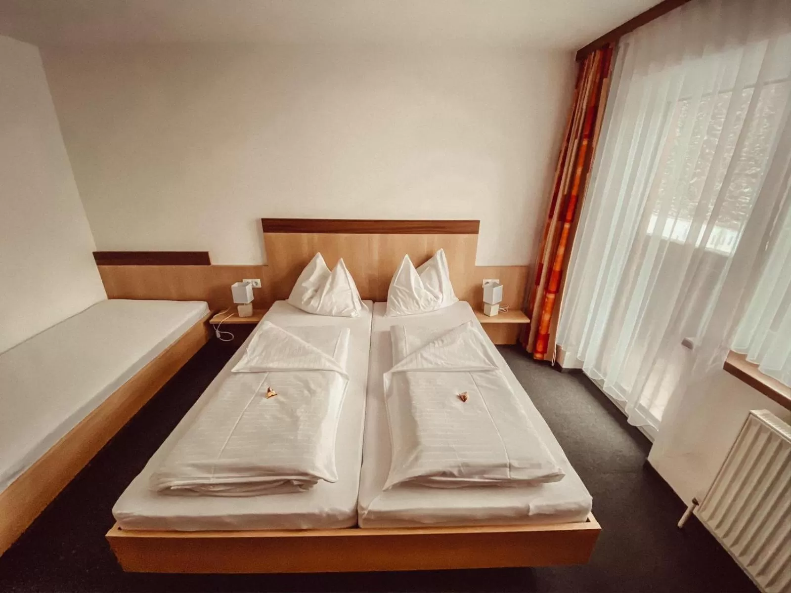 Bathroom, Bed in Frühstückspension Auer - Haus Kargl