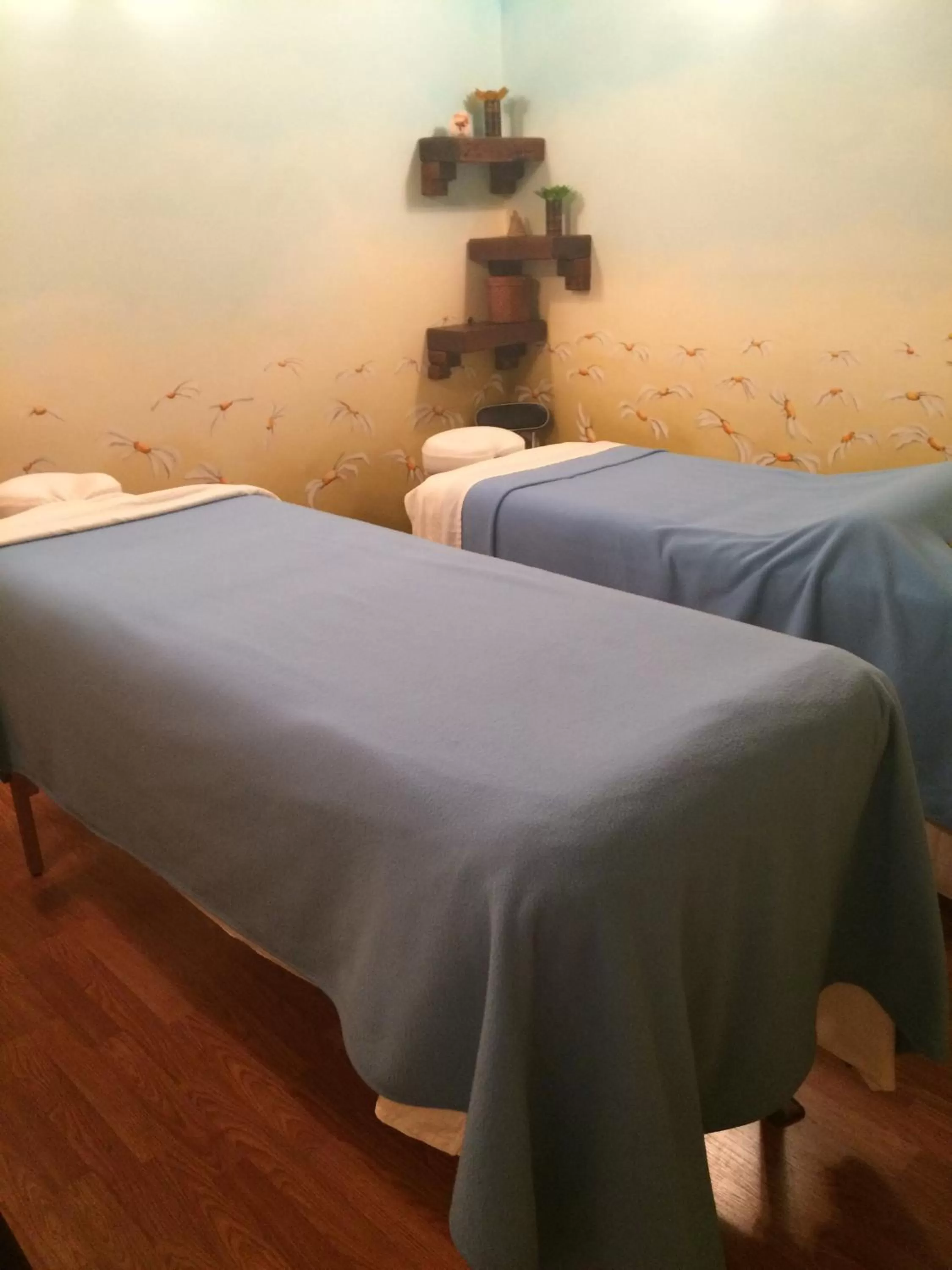 Massage, Bed in Le Grand Lodge Mont Tremblant