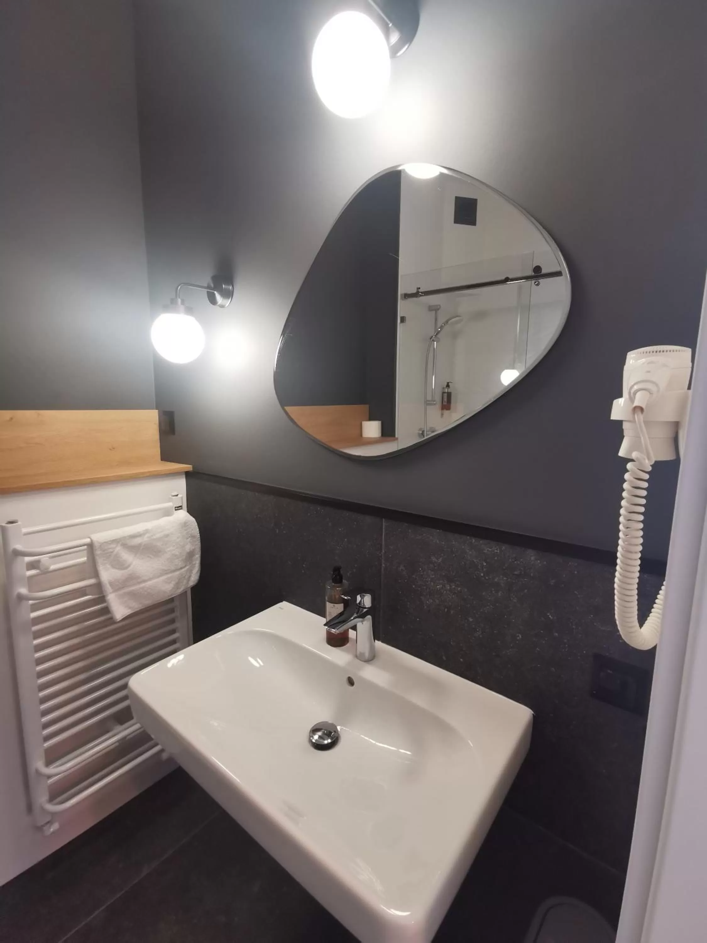 Bathroom in Grand Tulipan