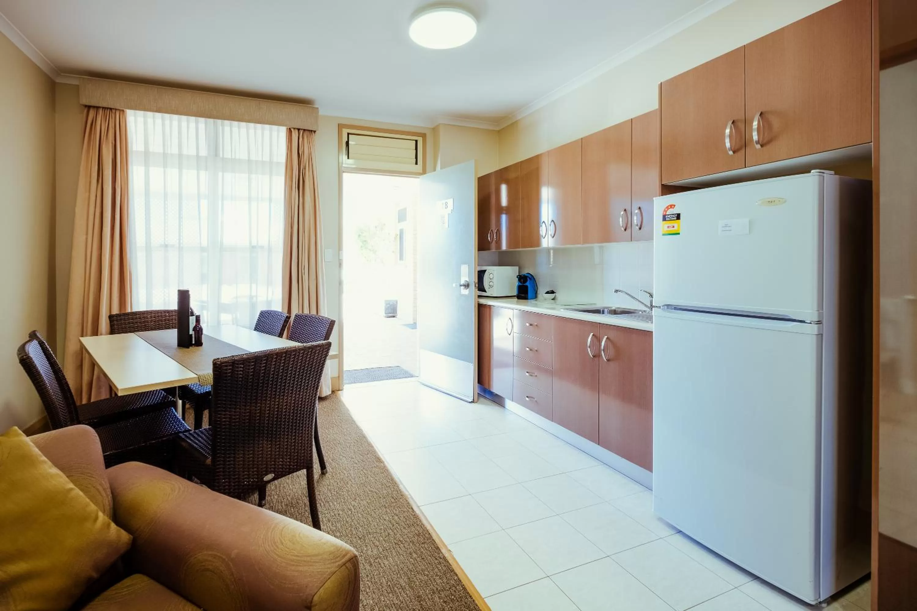 Kitchen or kitchenette in Club Motor Inn