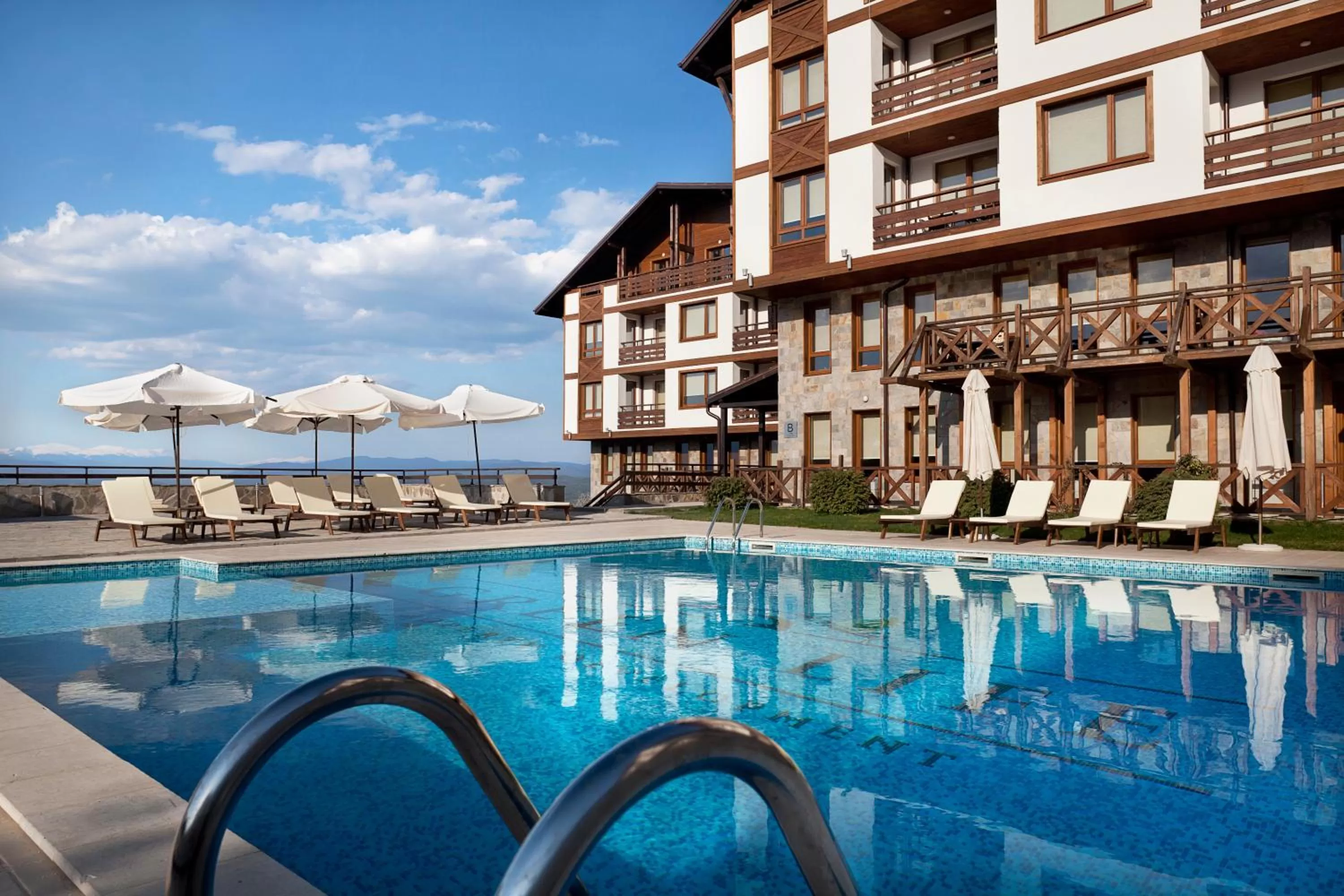 Swimming pool in Green Life Bansko