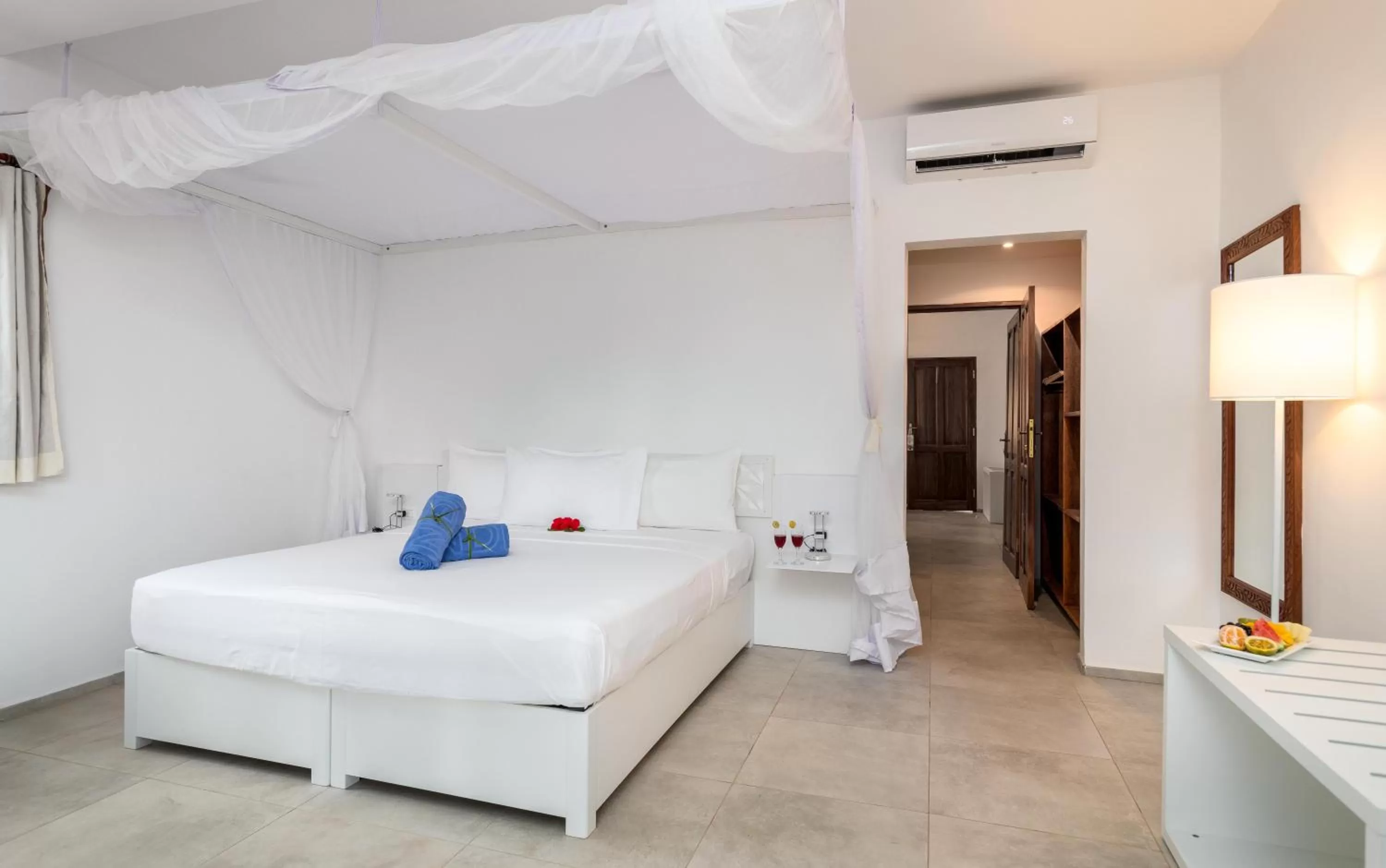 Photo of the whole room, Bed in Sandies Baobab Beach Zanzibar