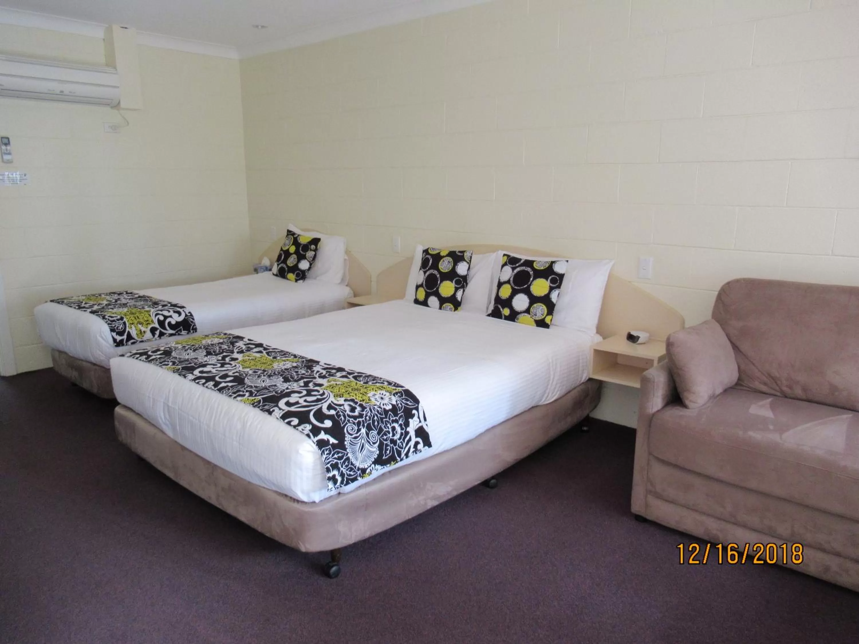Bed in Moruya Motel
