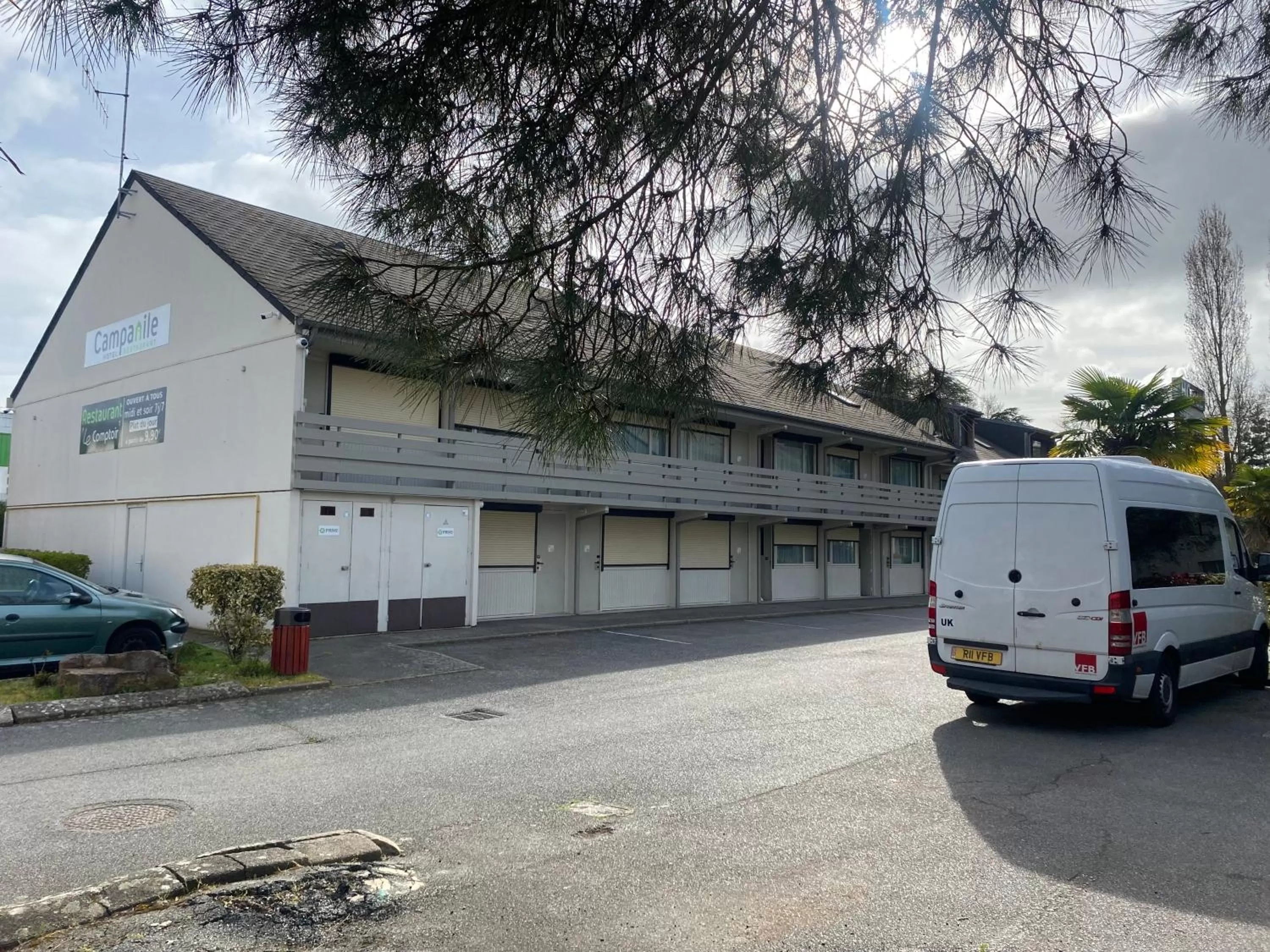 Facade/entrance in Campanile Nantes ~ Rezé Aéroport