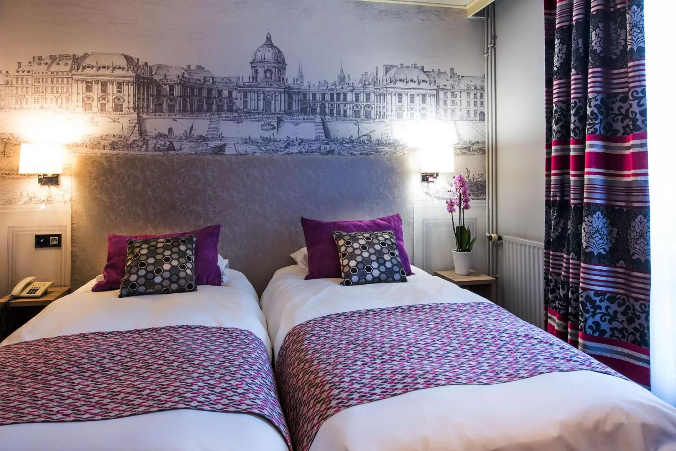 Bed in Hôtel Harvey