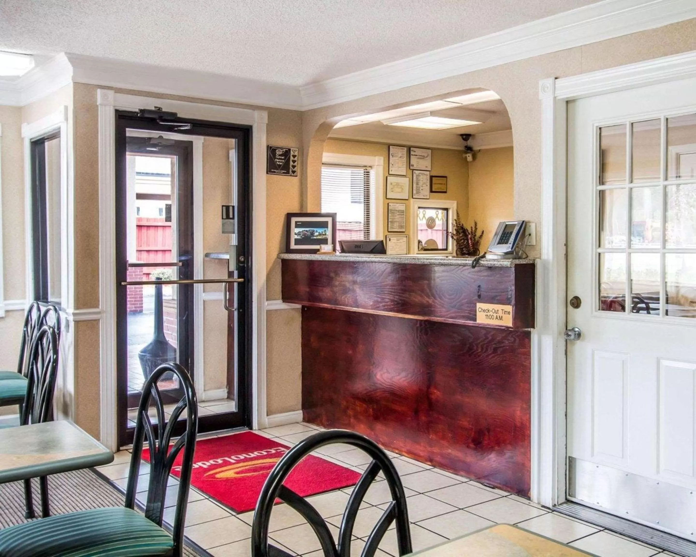 Lobby or reception in Econo Lodge Richmond Hill