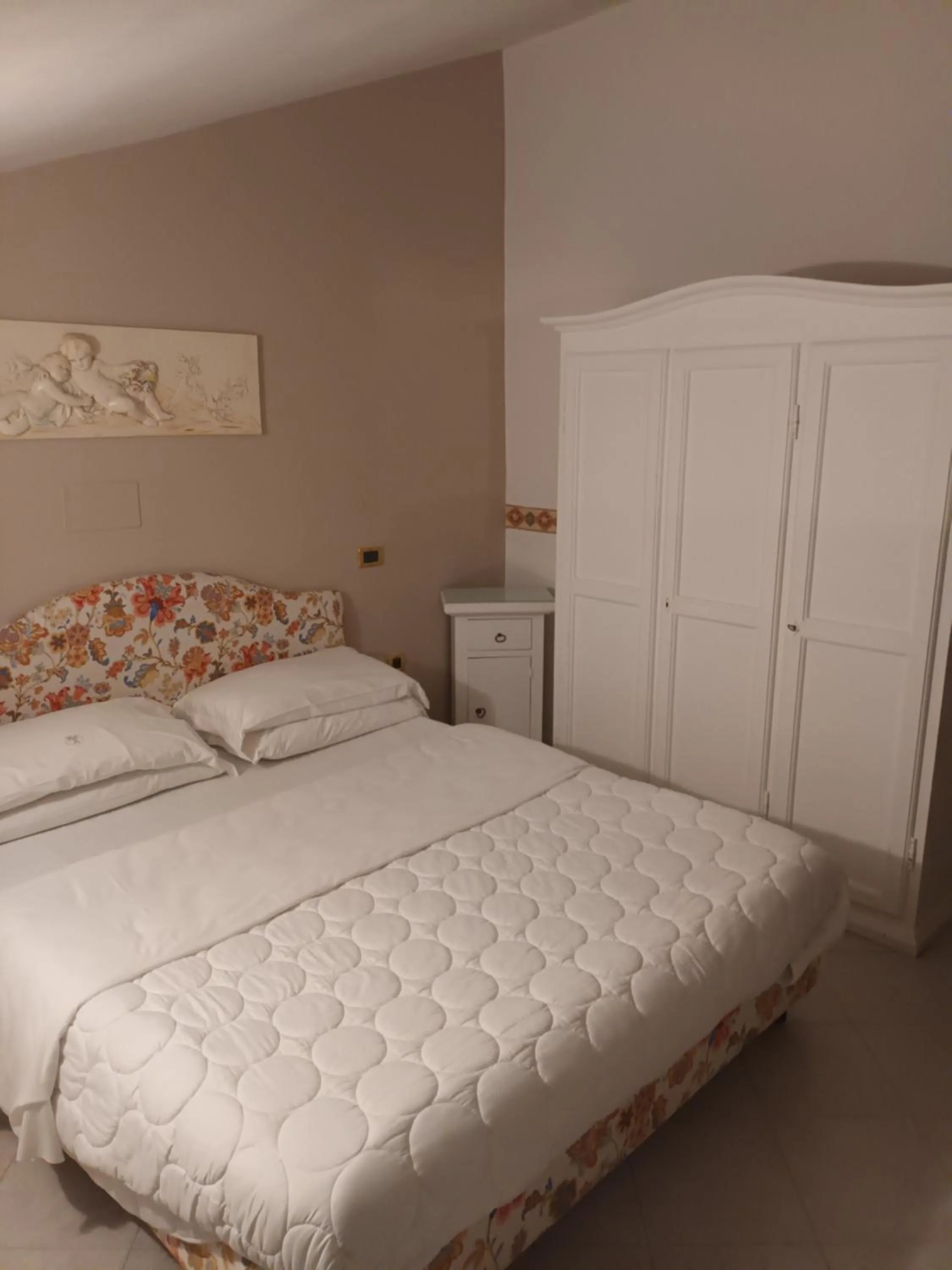 Bed in Hotel Caserta Antica