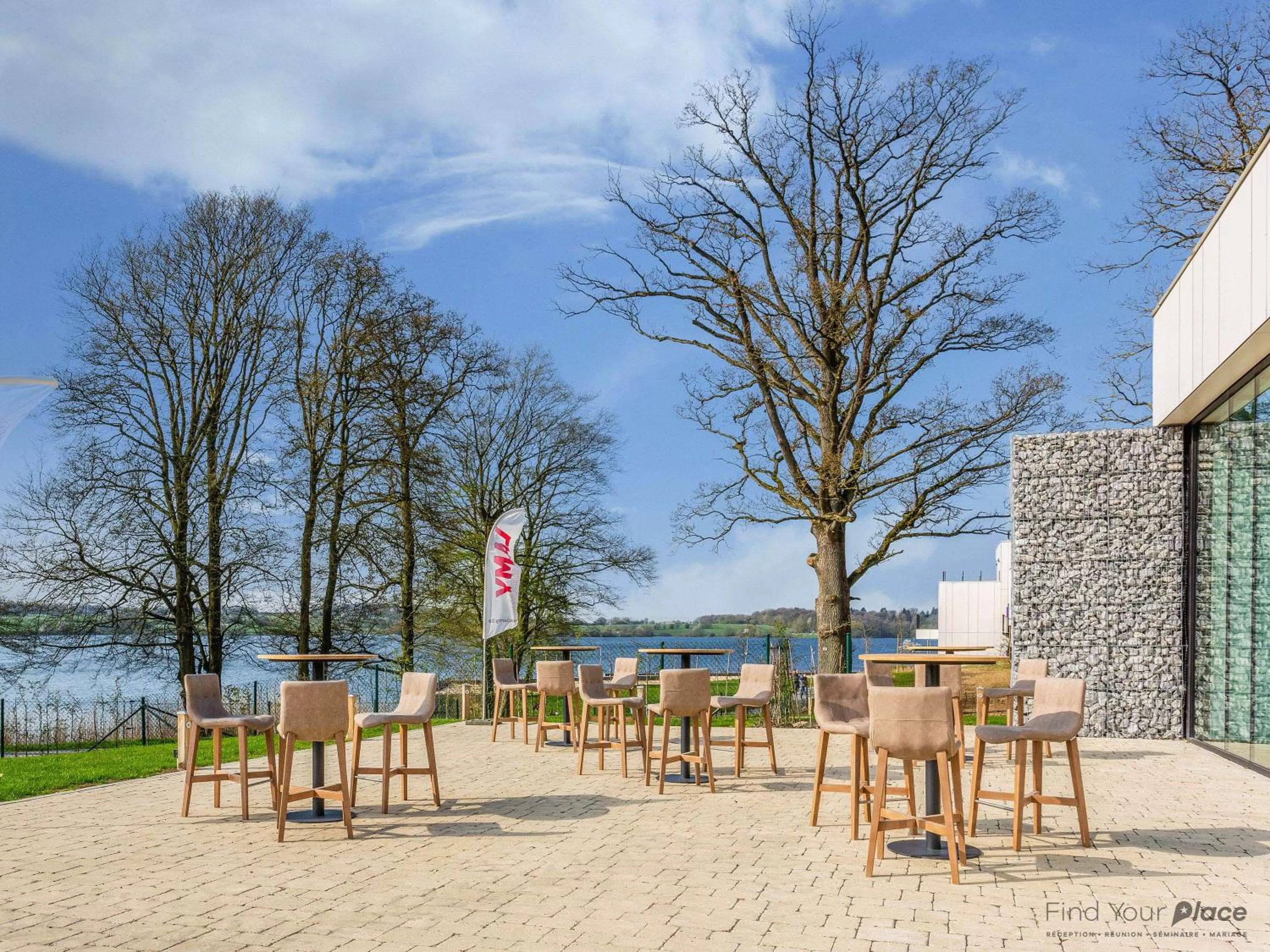 Property building in Golden Lakes Hotel