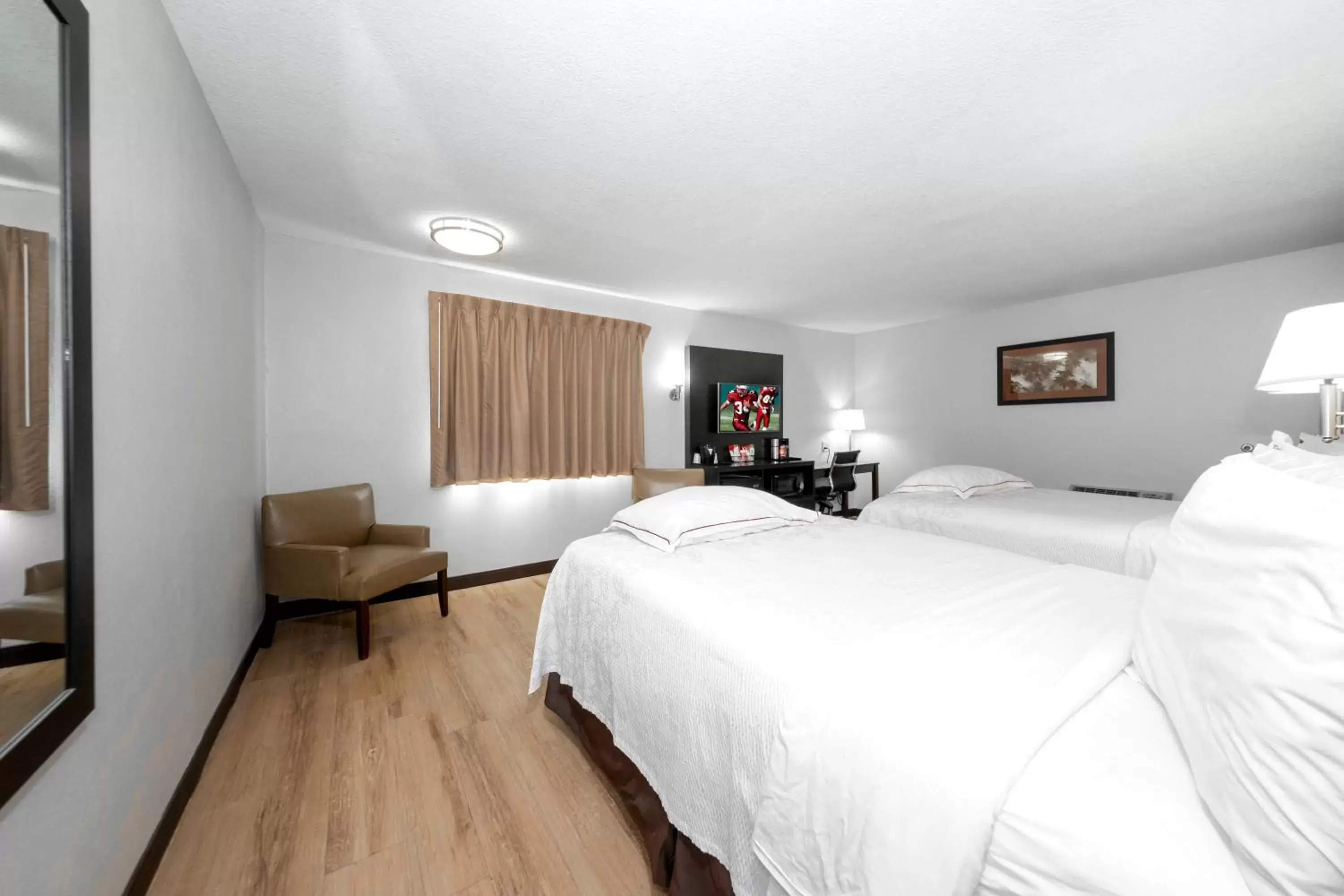 Premium King Room First Floor Smoke Free (Upgraded Bedding & Snack Box) in Red Roof Inn PLUS+ Huntsville Premium King Room First Floor Smoke Free (Upgraded Bedding & Snack Box) in Red Roof Inn PLUS+ Huntsville