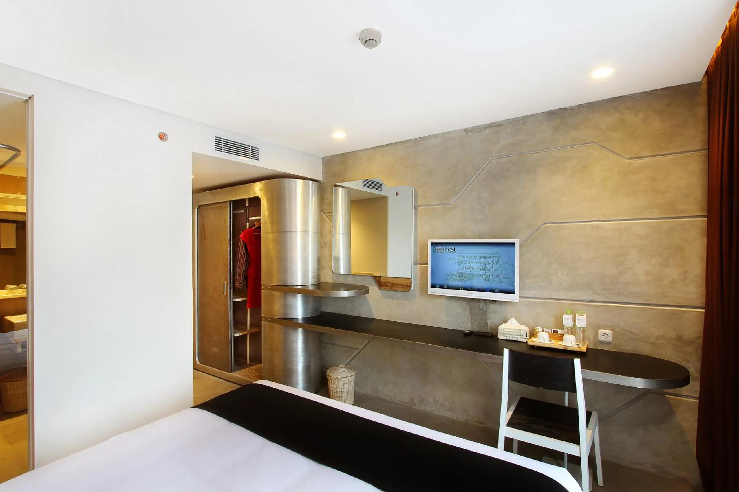 TV and multimedia, Bed in Greenhost Boutique Hotel Prawirotaman