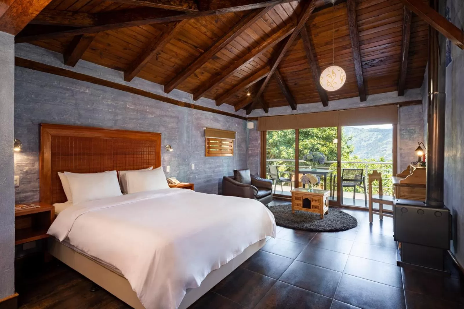 Photo of the whole room in Luna Volcán, Adventure SPA