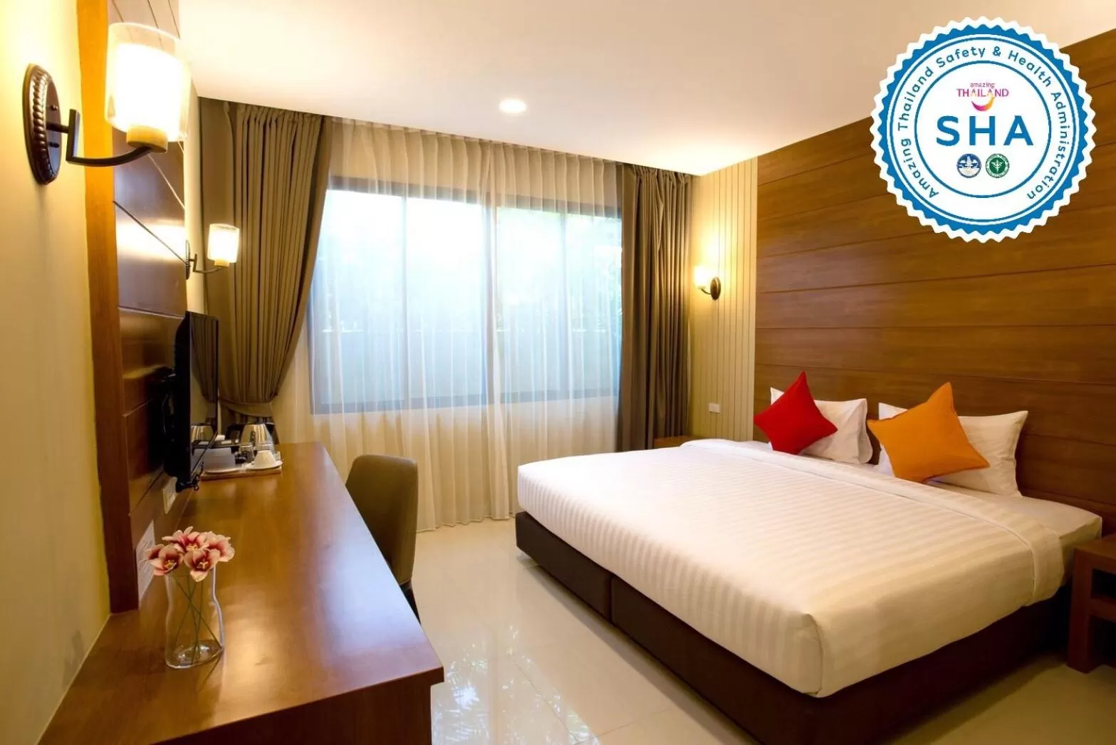 Bedroom, Bed in S Bangkok Hotel, Navamin