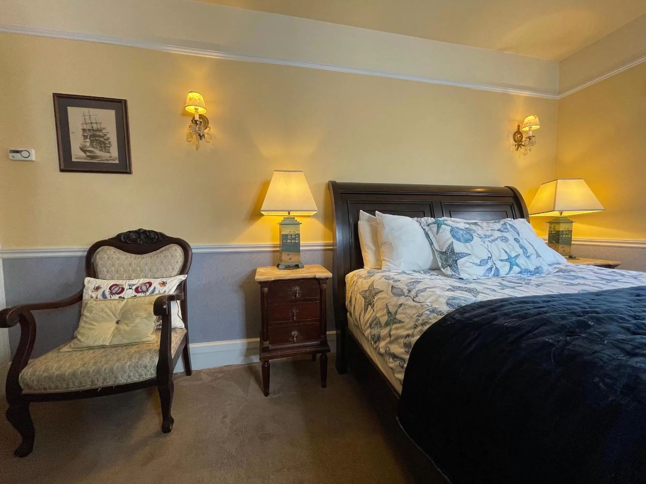 Bed in Cecil Bacon Manor