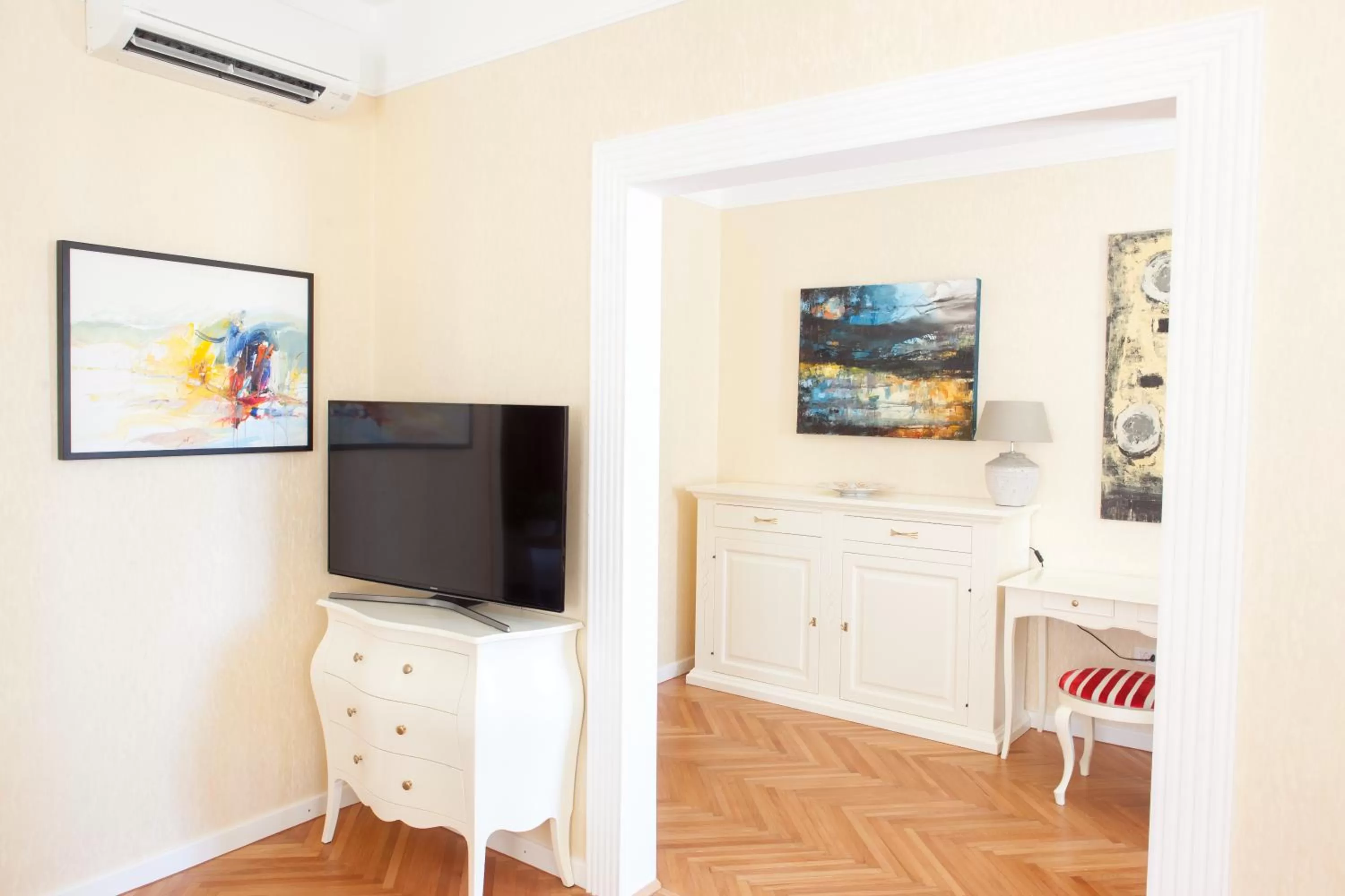 Communal lounge/ TV room, TV/Entertainment Center in Benecanka Casa Veneziana Piran