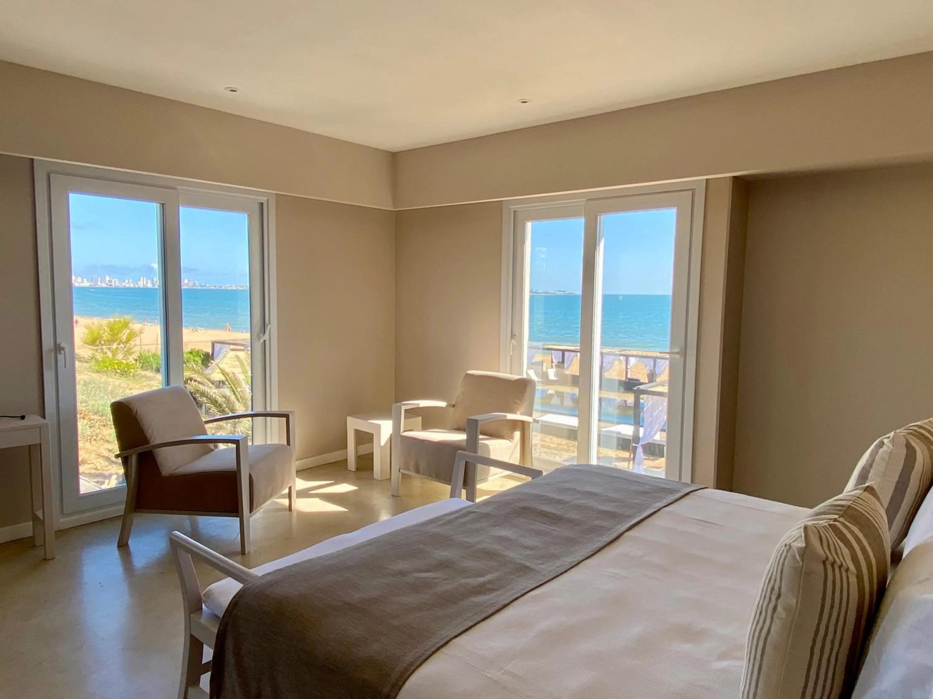 Photo of the whole room, Bed in Serena Hotel - Punta del Este - Unico sobre la Playa