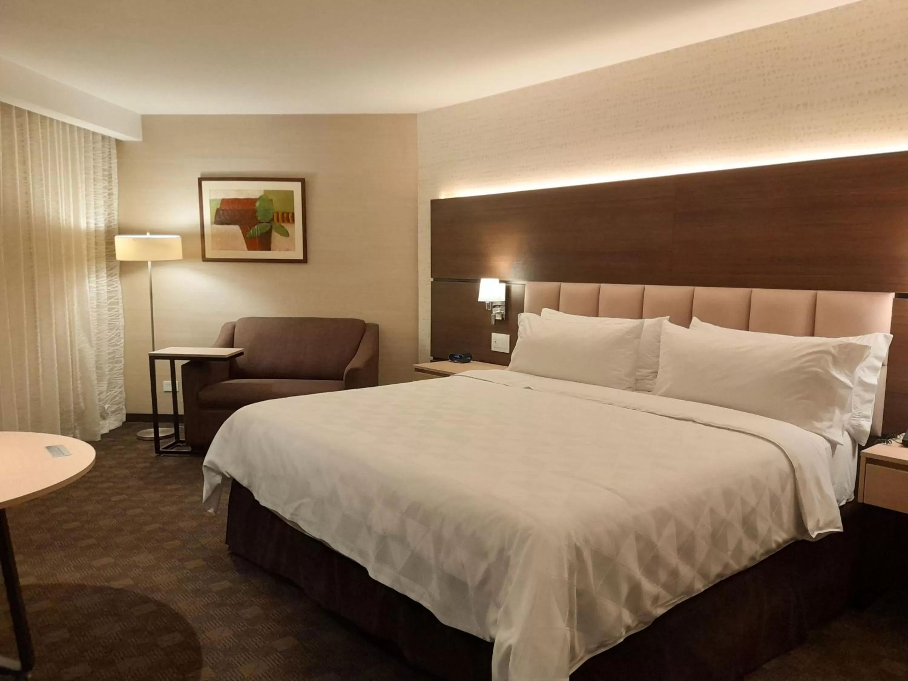 Photo of the whole room, Bed in Holiday Inn Guatemala by IHG