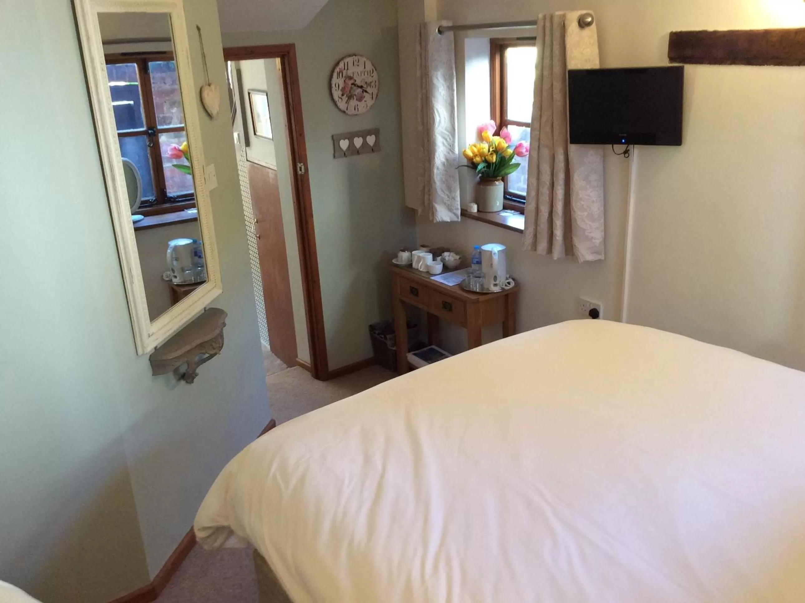 Bedroom, Bed in Old Street B&B