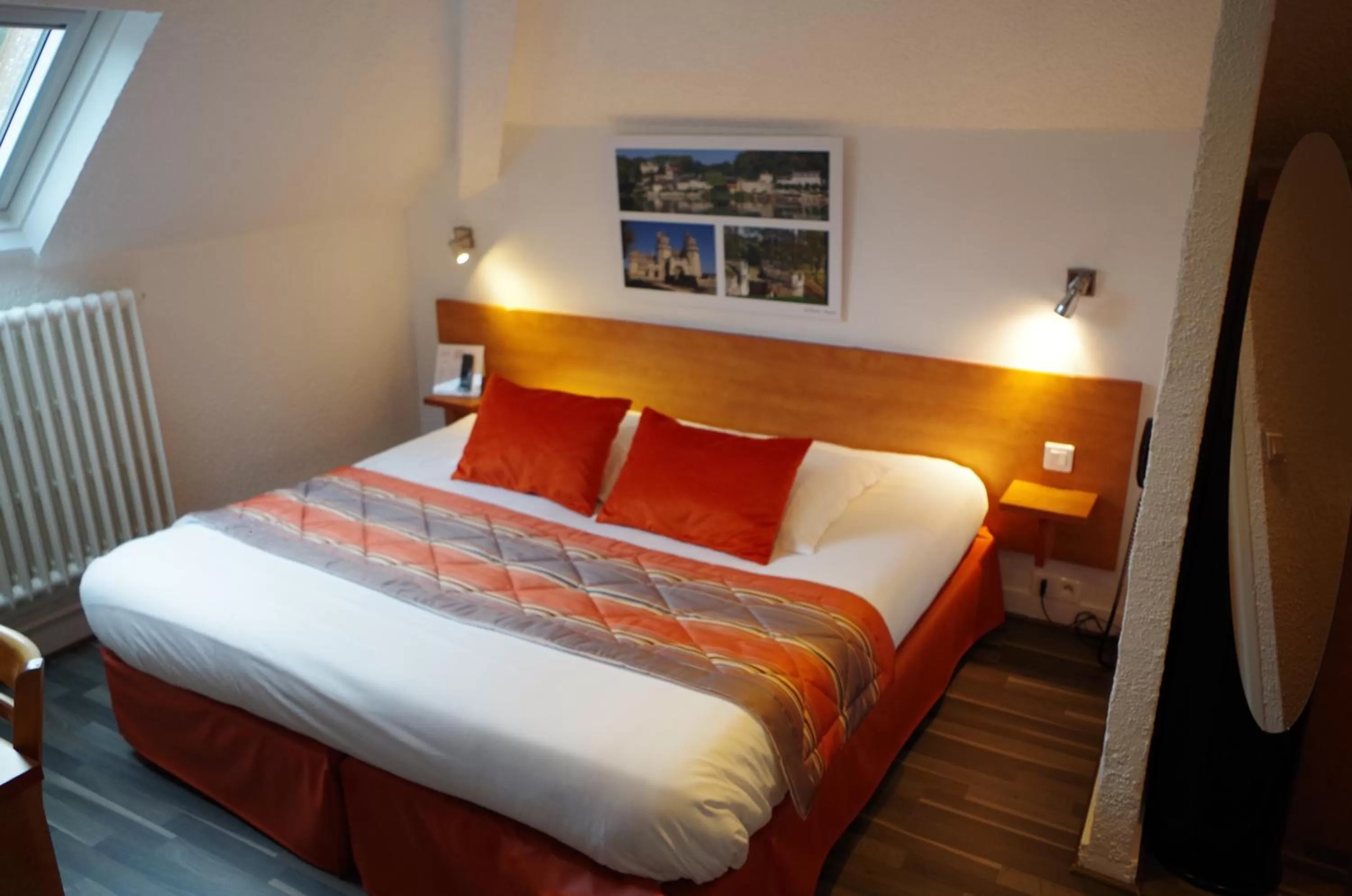 Bedroom, Bed in Logis Hotel Beaudon