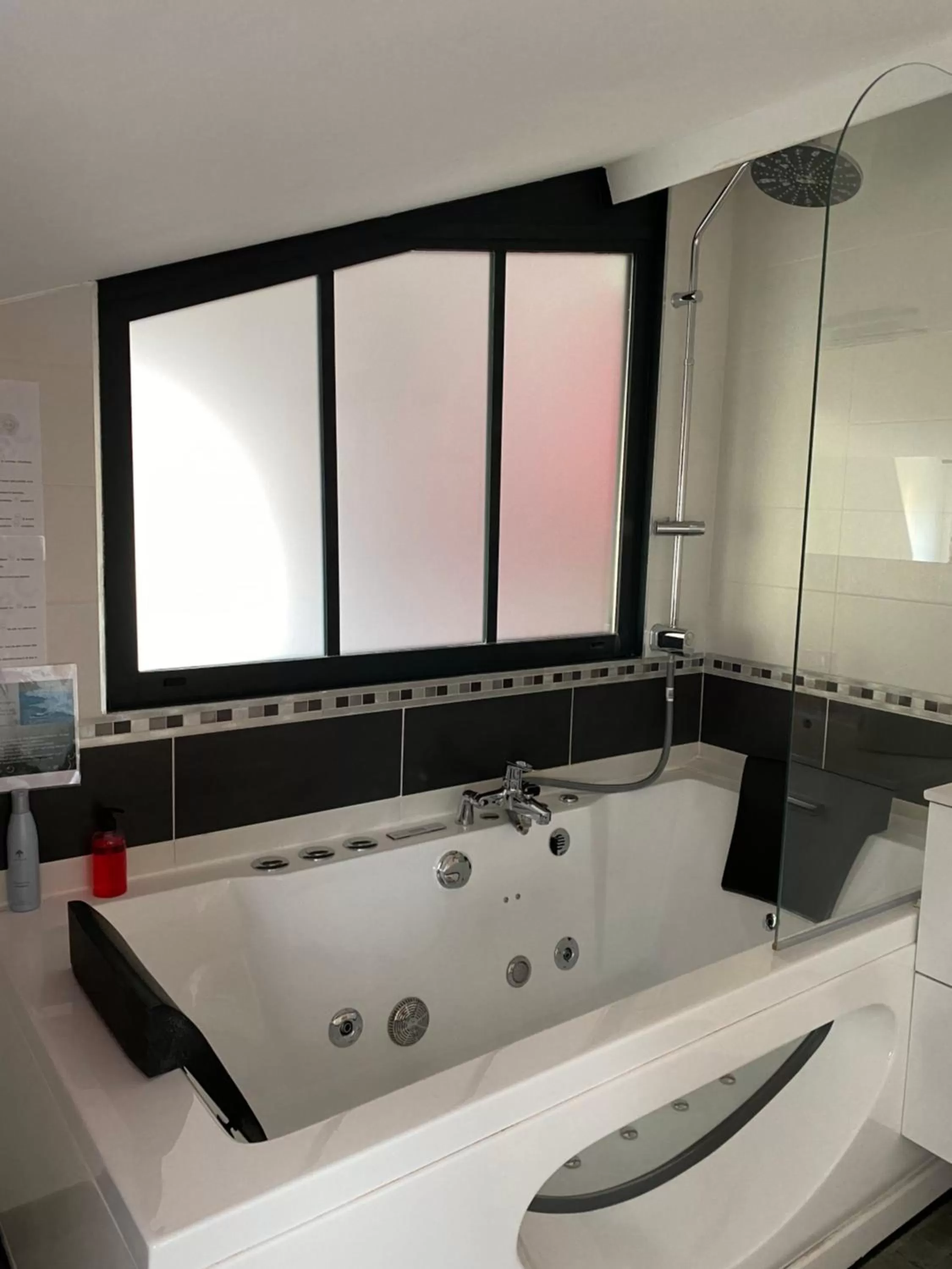 Hot Tub in Chambres d'Hôtes Au coin du spa