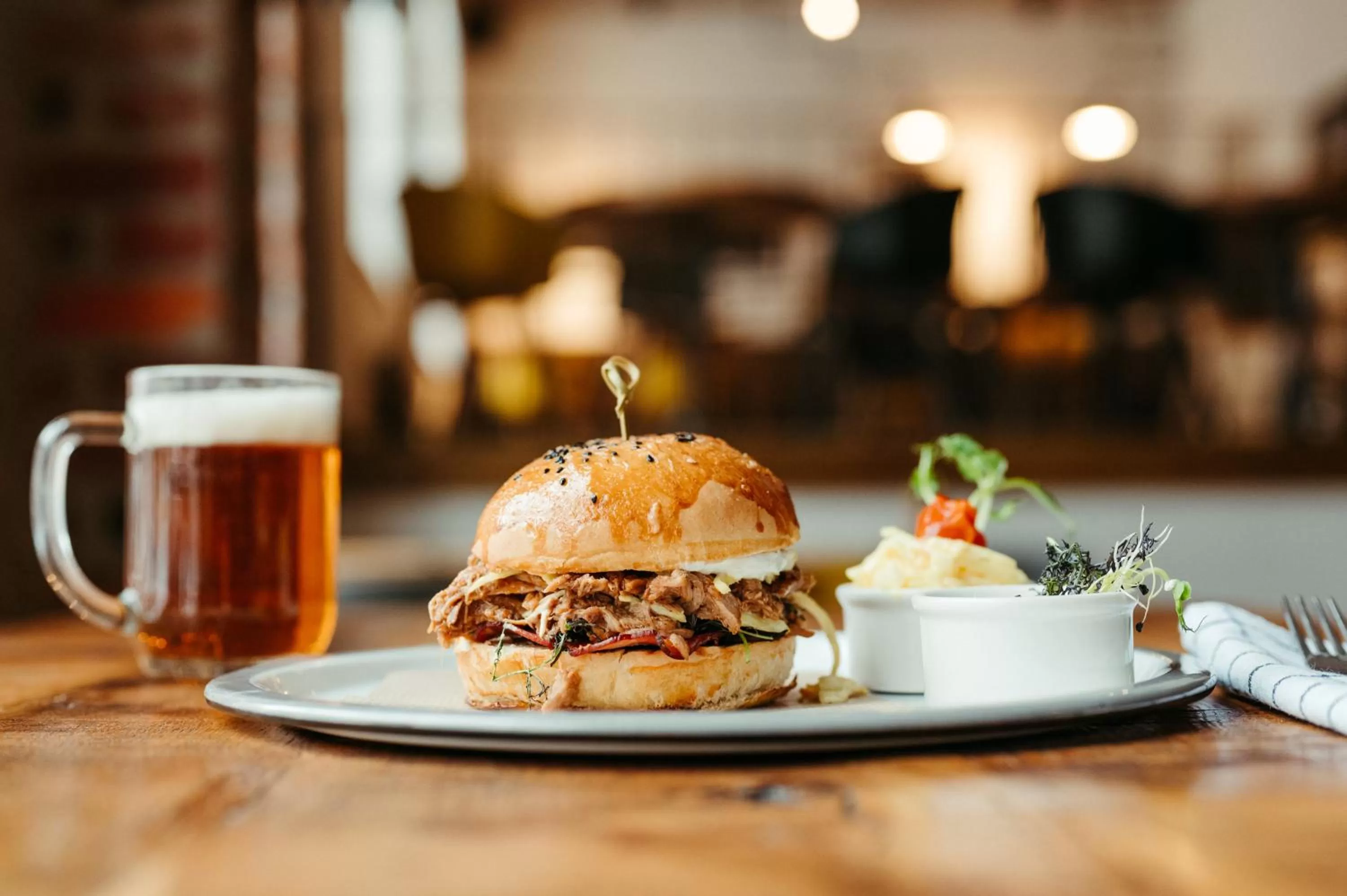 Restaurant/places to eat in Hotel city.city