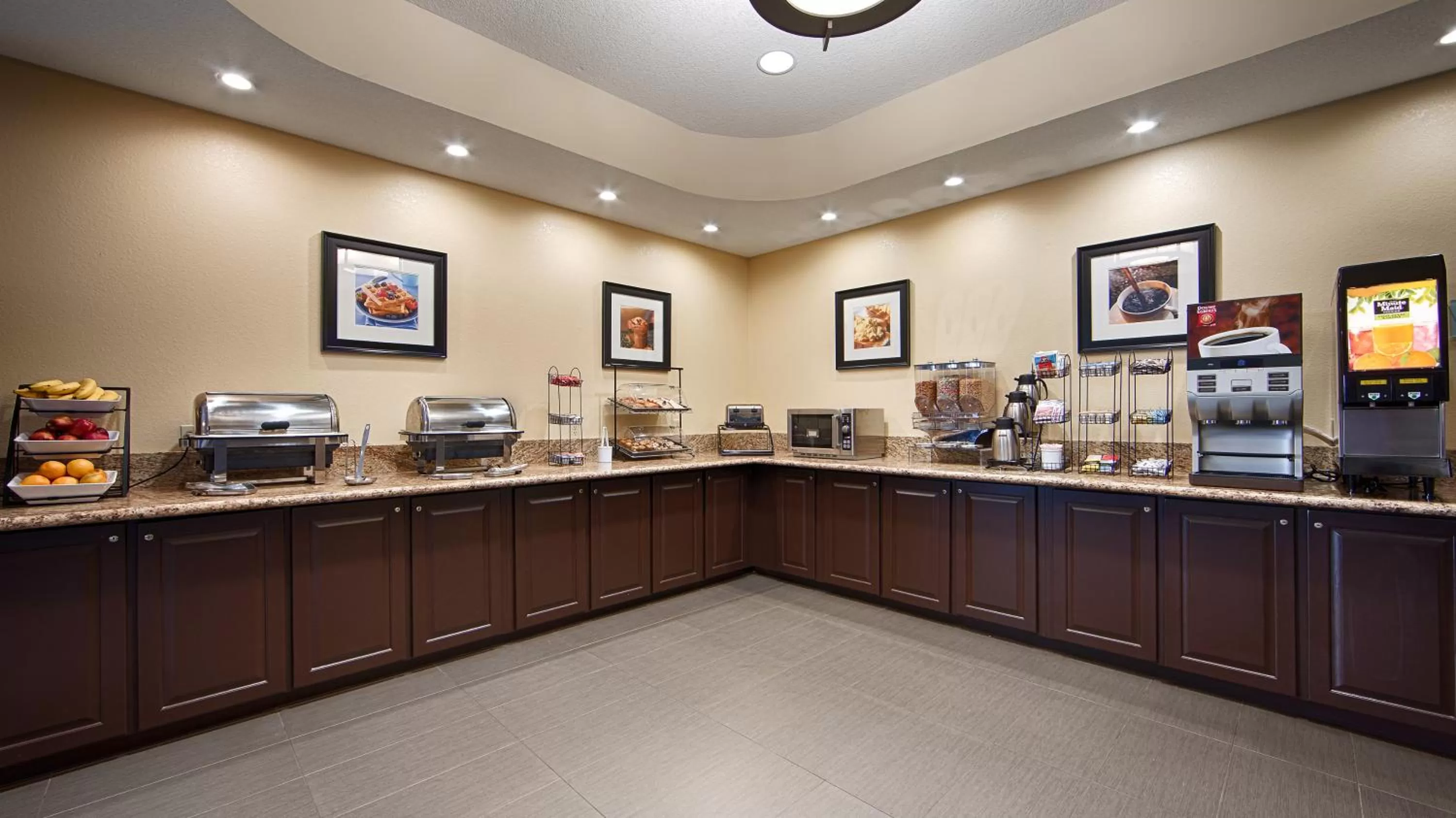 Food in Best Western Plus Washington Hotel