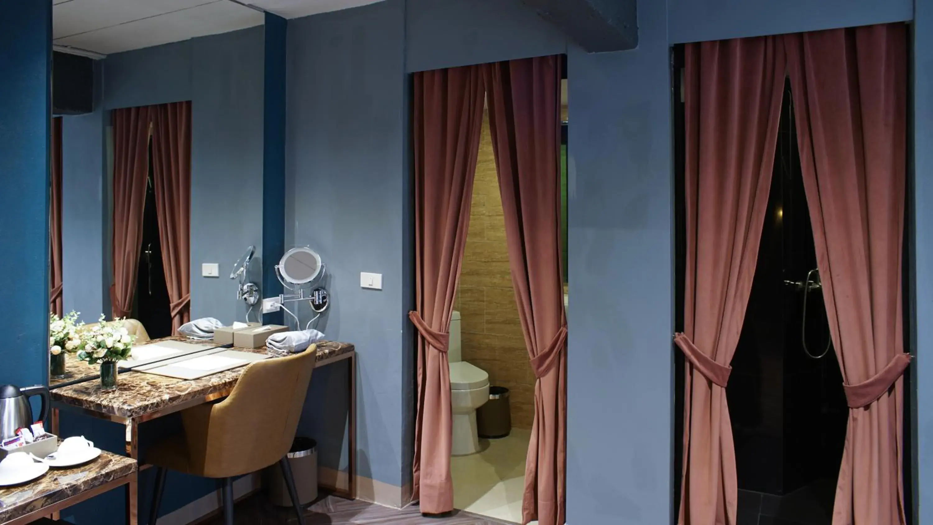 Superior King Room with City View in Ratchada Boutique Hotel Superior King Room with City View in Ratchada Boutique Hotel