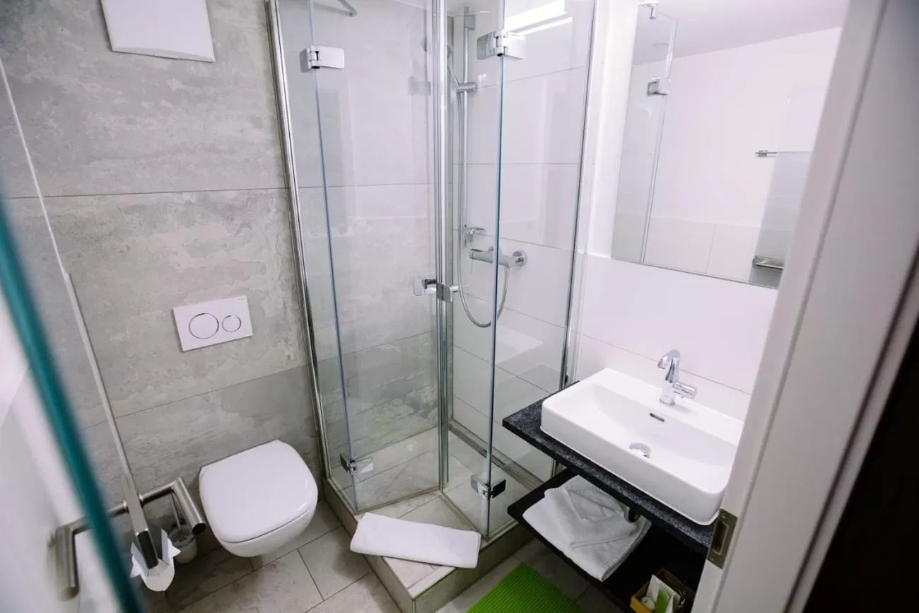 Bathroom in Hotel Restaurant Lamm Rosswag