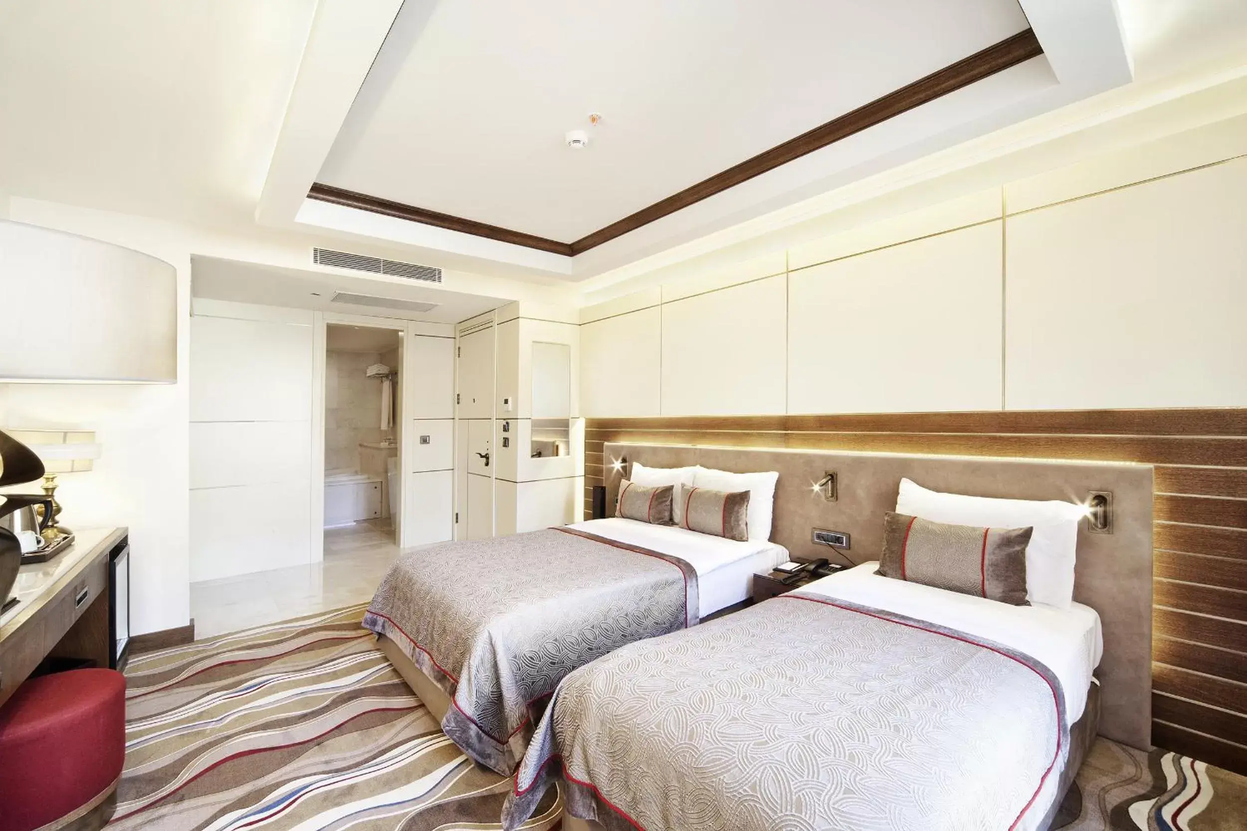 Superior Room with Whirlpool in Grand Hotel de Pera Superior Room with Whirlpool in Grand Hotel de Pera