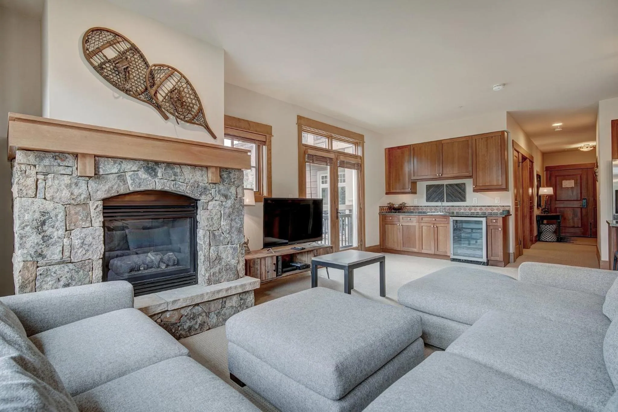 Living room in Timbers & Lone Eagle by Vail Resorts