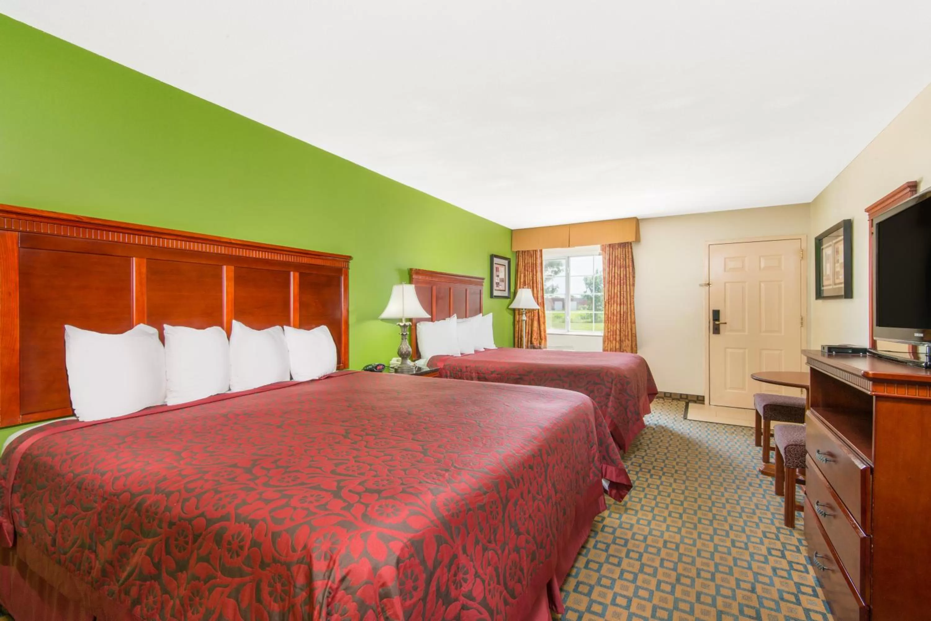 Bed in Days Inn & Suites by Wyndham Wichita
