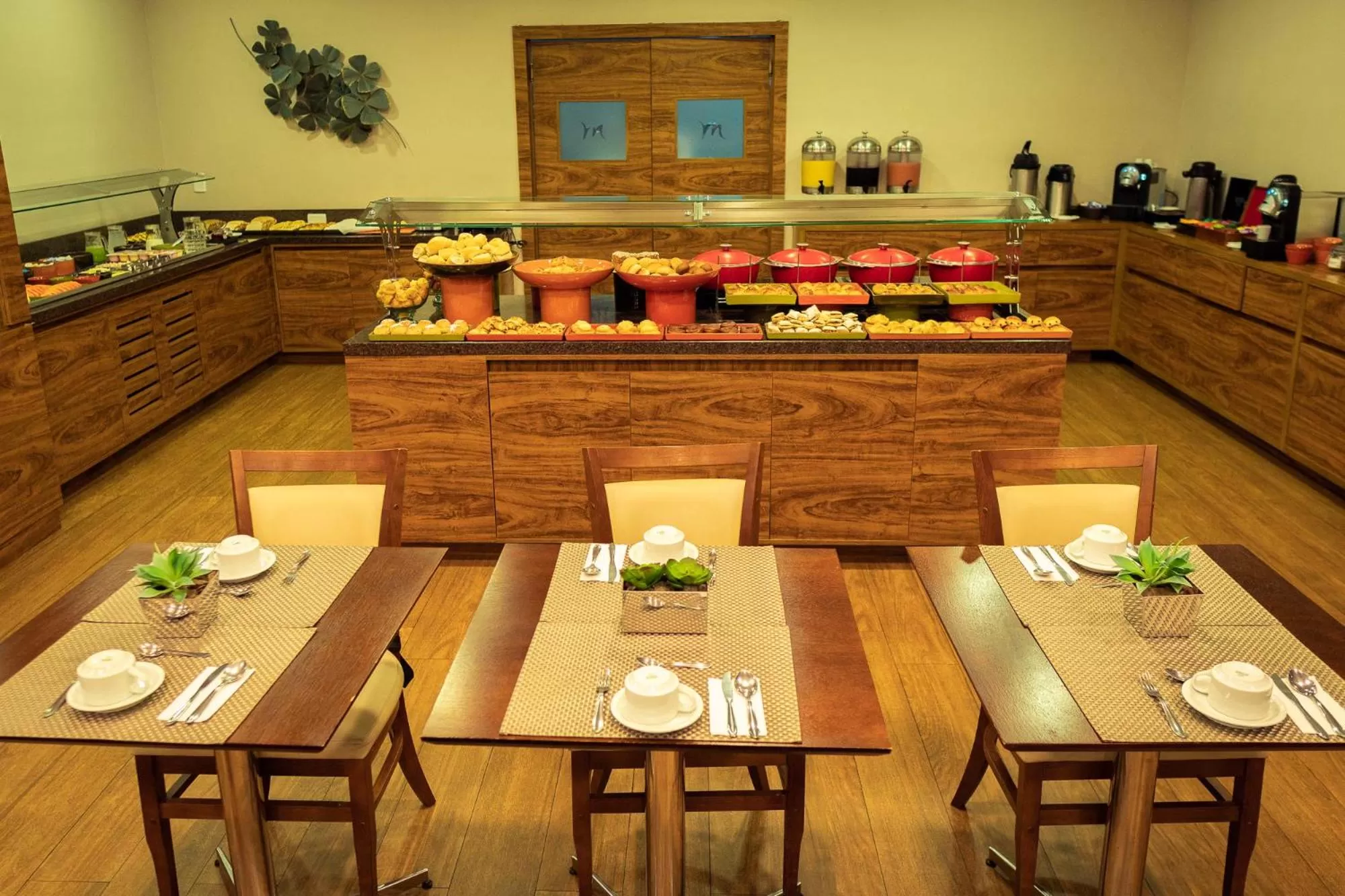 Restaurant/places to eat in Mercure Curitiba Golden