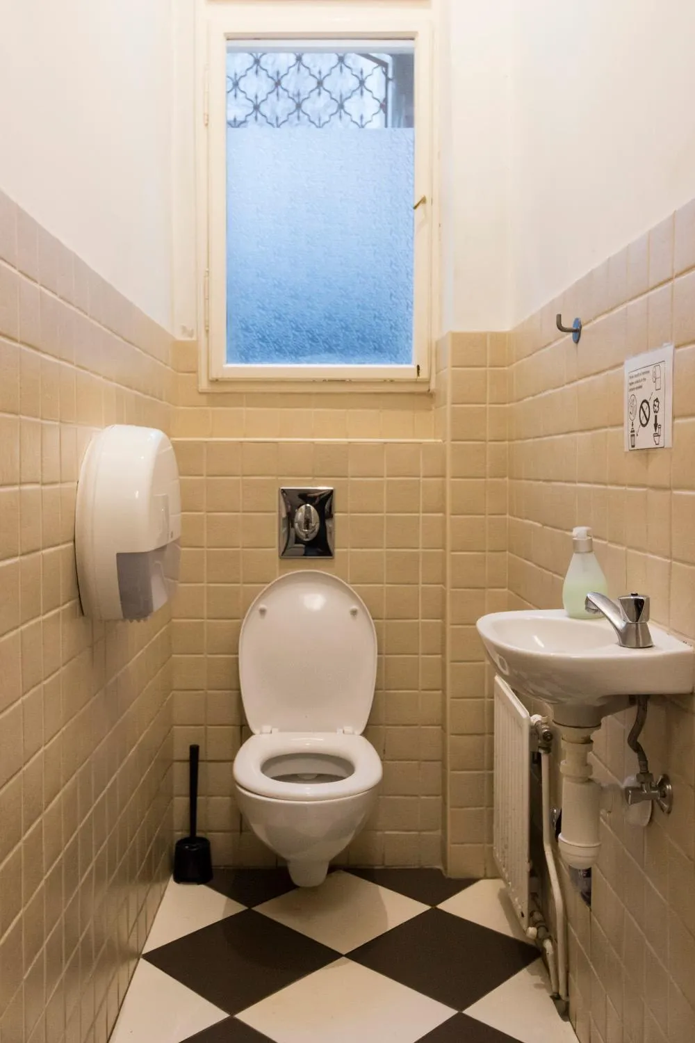 Toilet in Baroque Hostel & Coworking